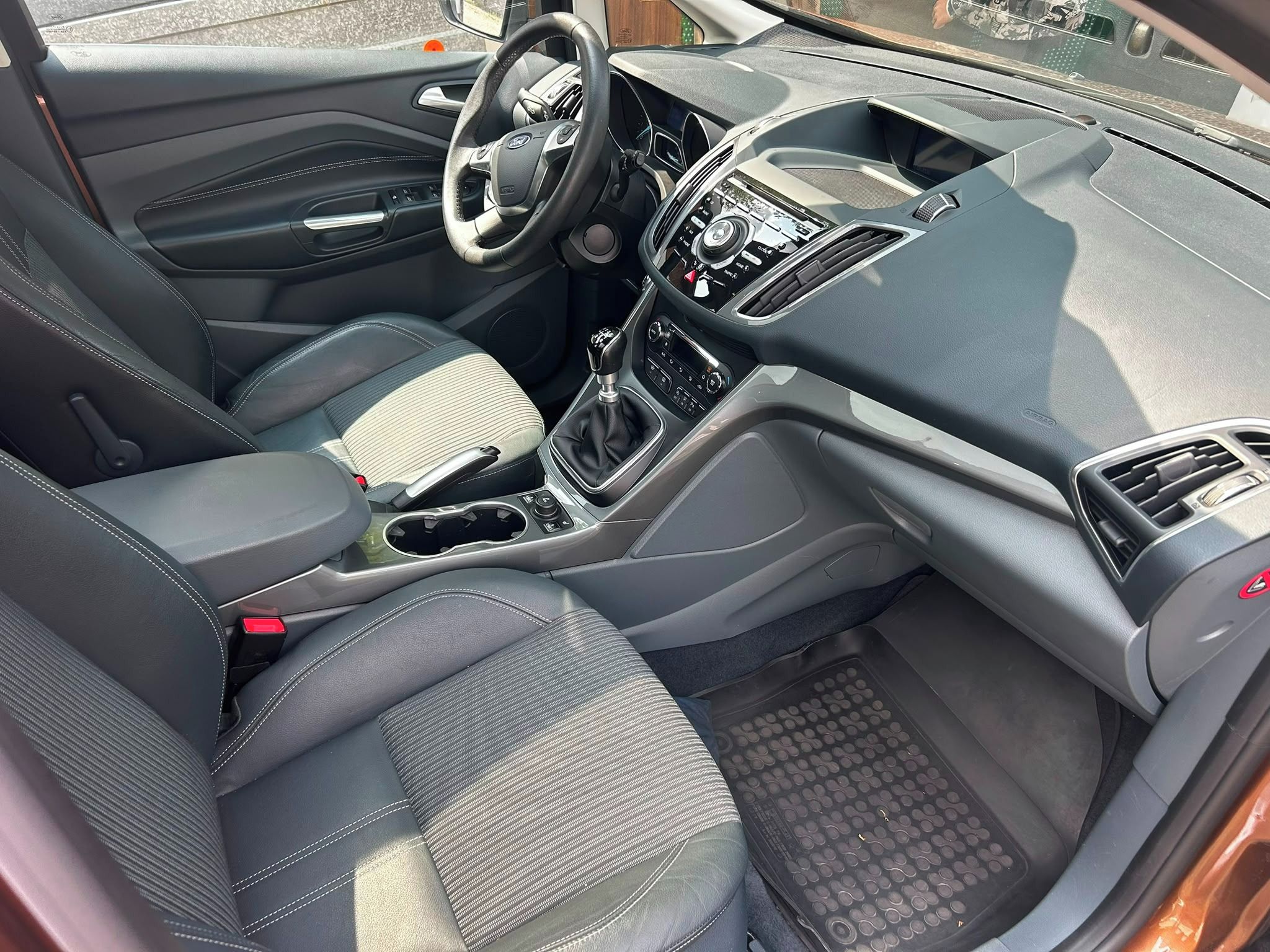 Ford C-MAX, 1,6 EB, PANORAMA, NAVI, KAMERA - fotka 6