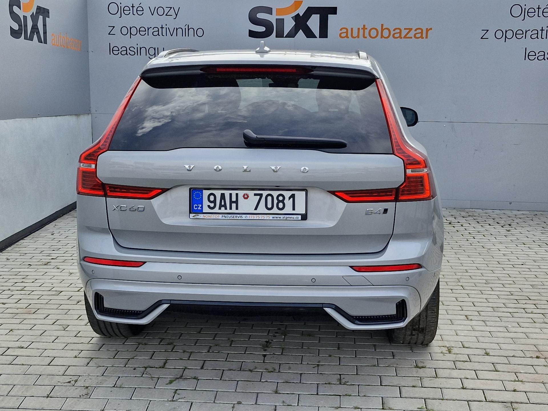 Volvo XC60, B4 R-Design (145 kW) 4x4 AUT - fotka 4
