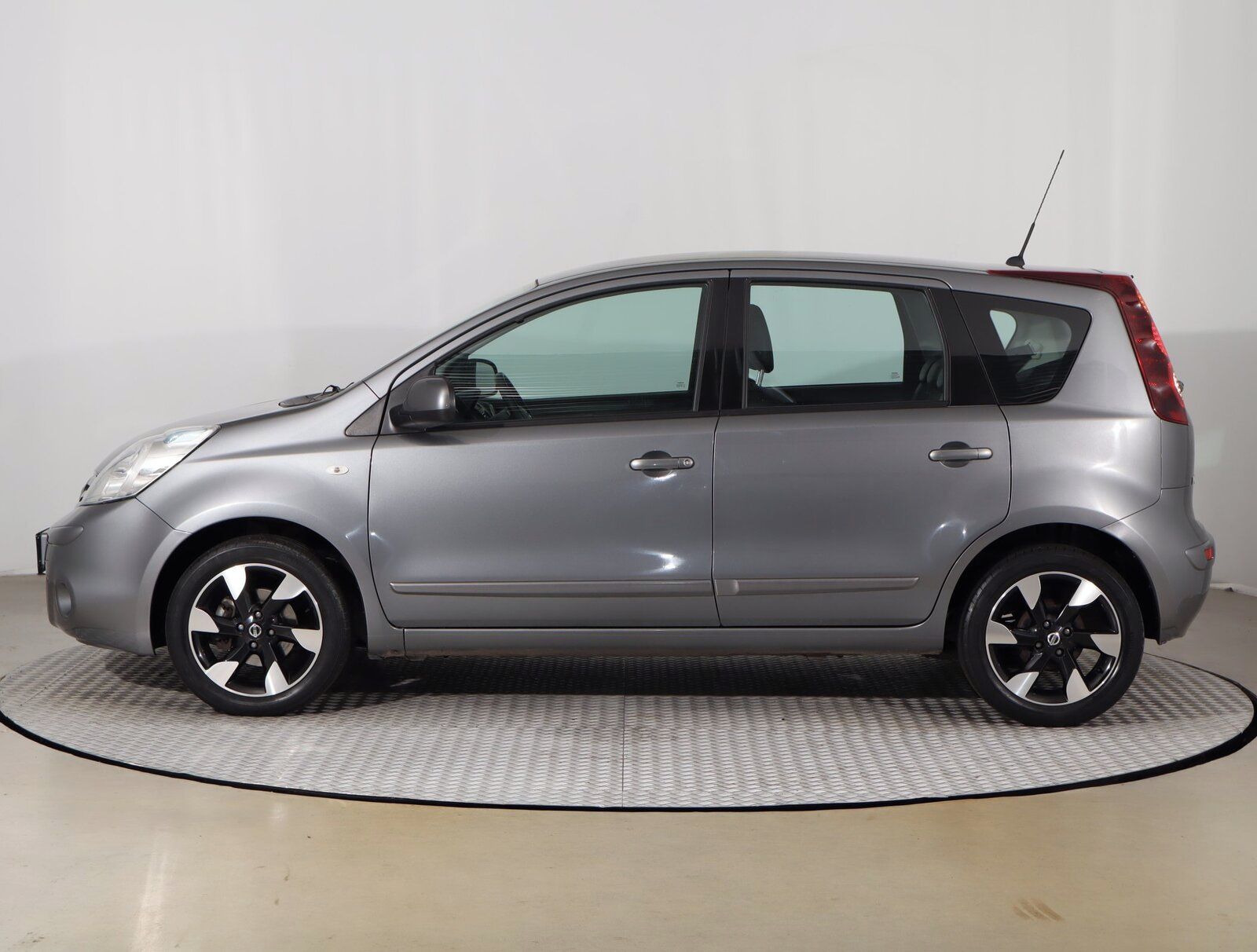 Nissan Note, 1.4 - fotka 3