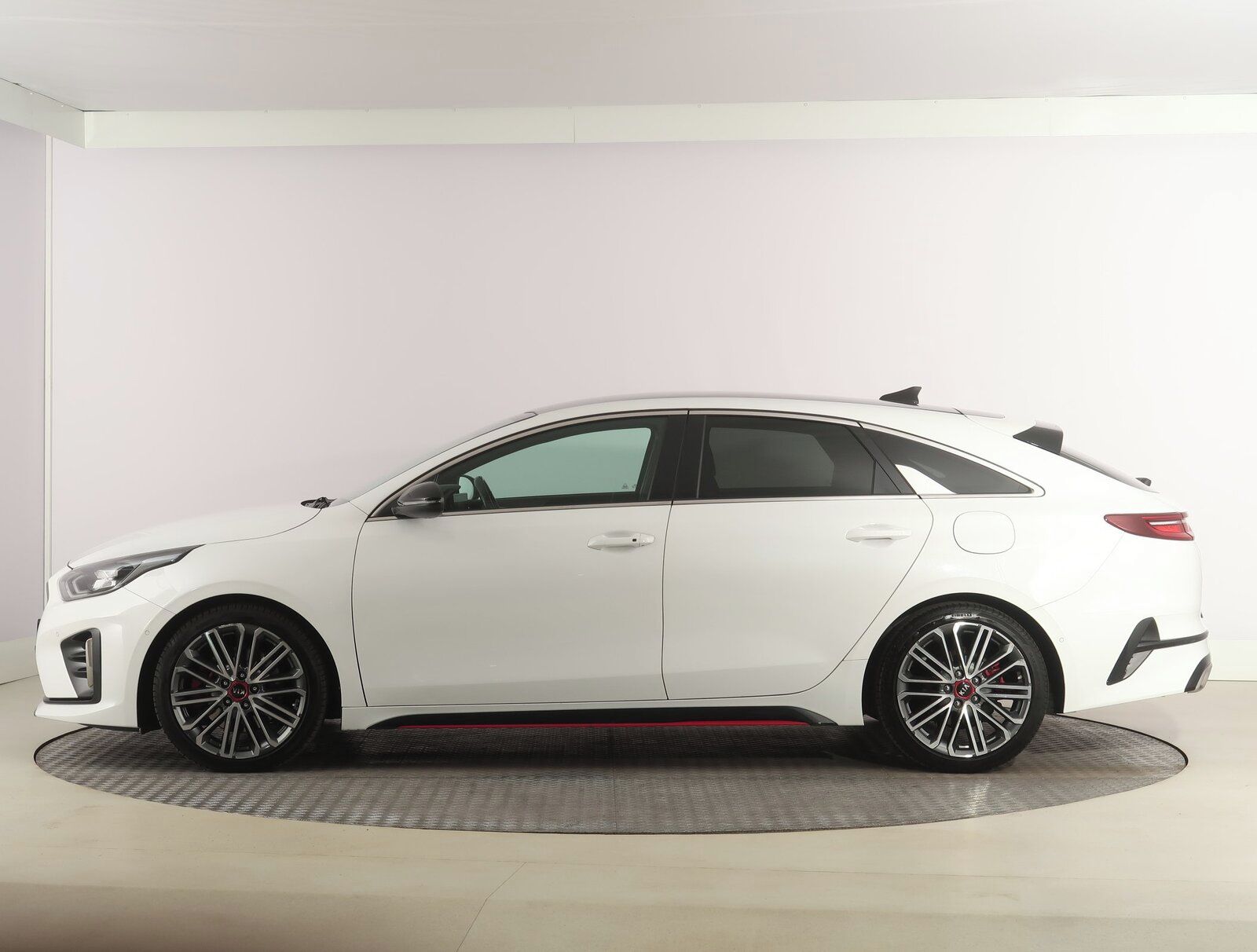 Kia ProCeed, GT 1.6 T-GDI, Automat - fotka 3