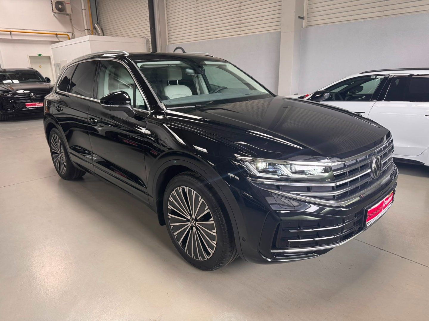 Volkswagen Touareg, 3,0 TDI 210 kW Nez.Top NEW - fotka 3