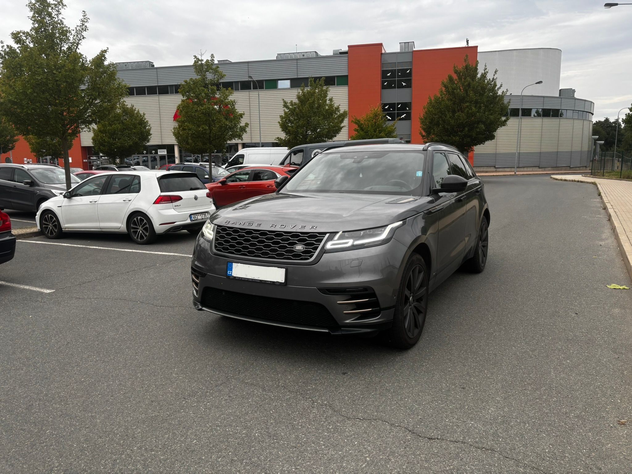 Land Rover Range Rover Velar, 3.0 D275 R DYNAMIC AWD ČR - fotka 5