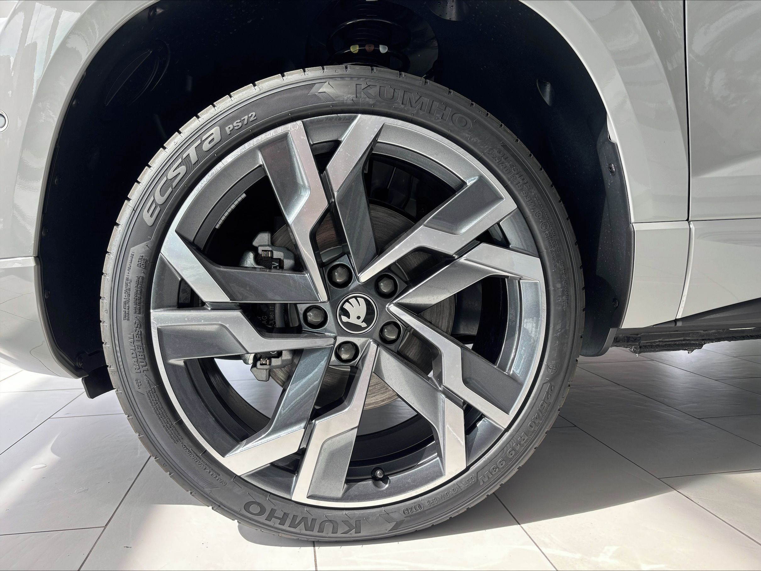 Škoda Karoq, Sportline 1,5 TSI 110 kW - fotka 4