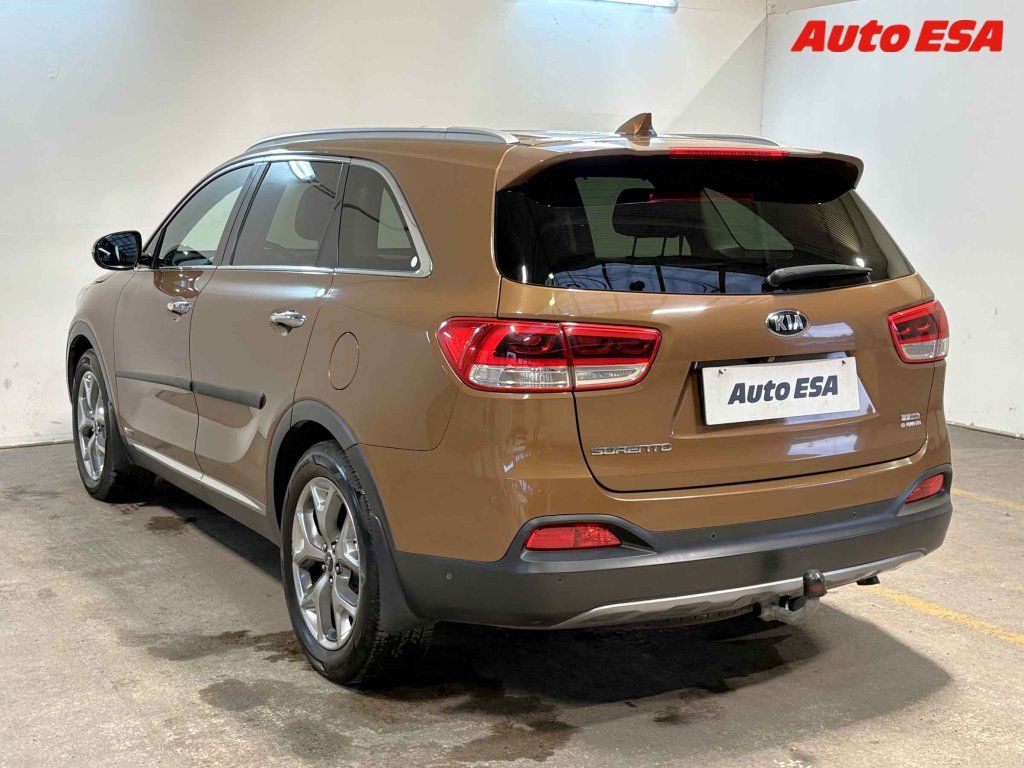 Kia Sorento, 2.2 4x4,ČR,AT,navi,bixen - fotka 6
