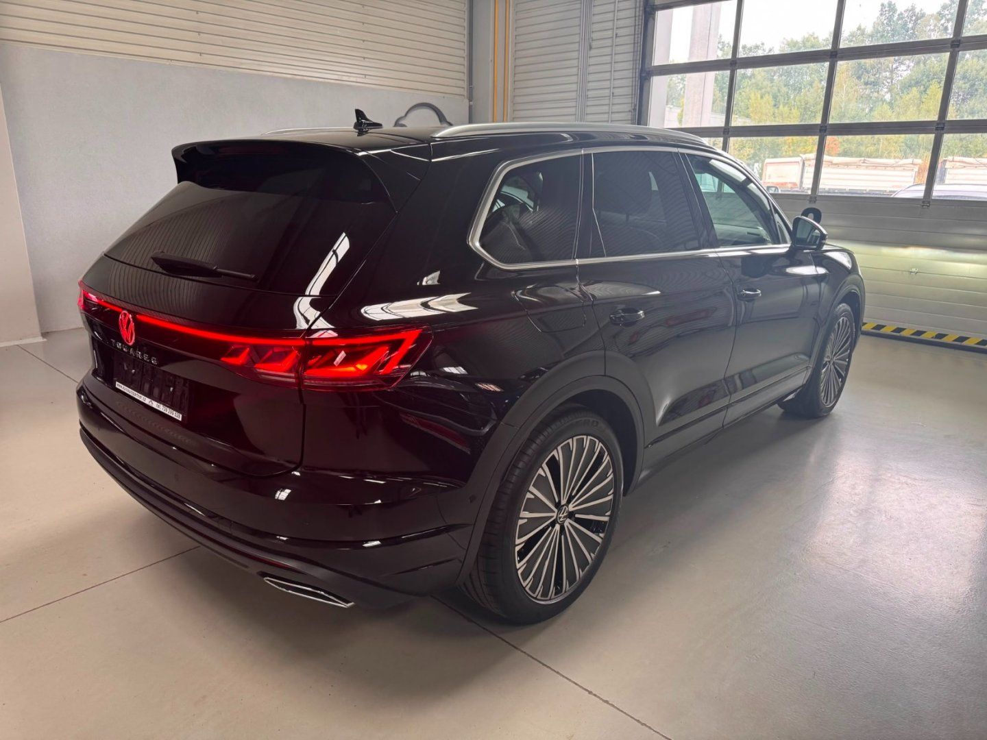 Volkswagen Touareg, 3,0 TDI 210 kW Nez.Top NEW - fotka 4