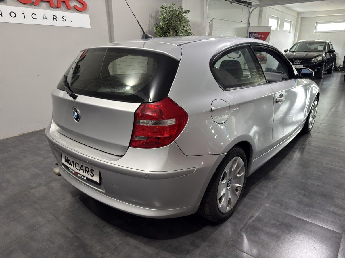 BMW Řada 1, 2,0   D 105 kW ZADNÍ ČIDLA - fotka 5