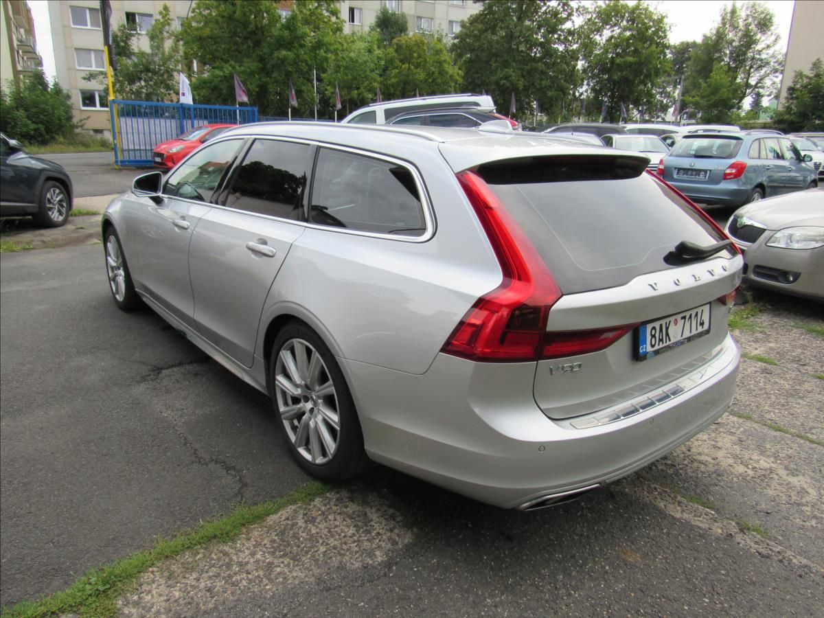 Volvo V90, 2,0 D5 173kW AWD Automat - fotka 4