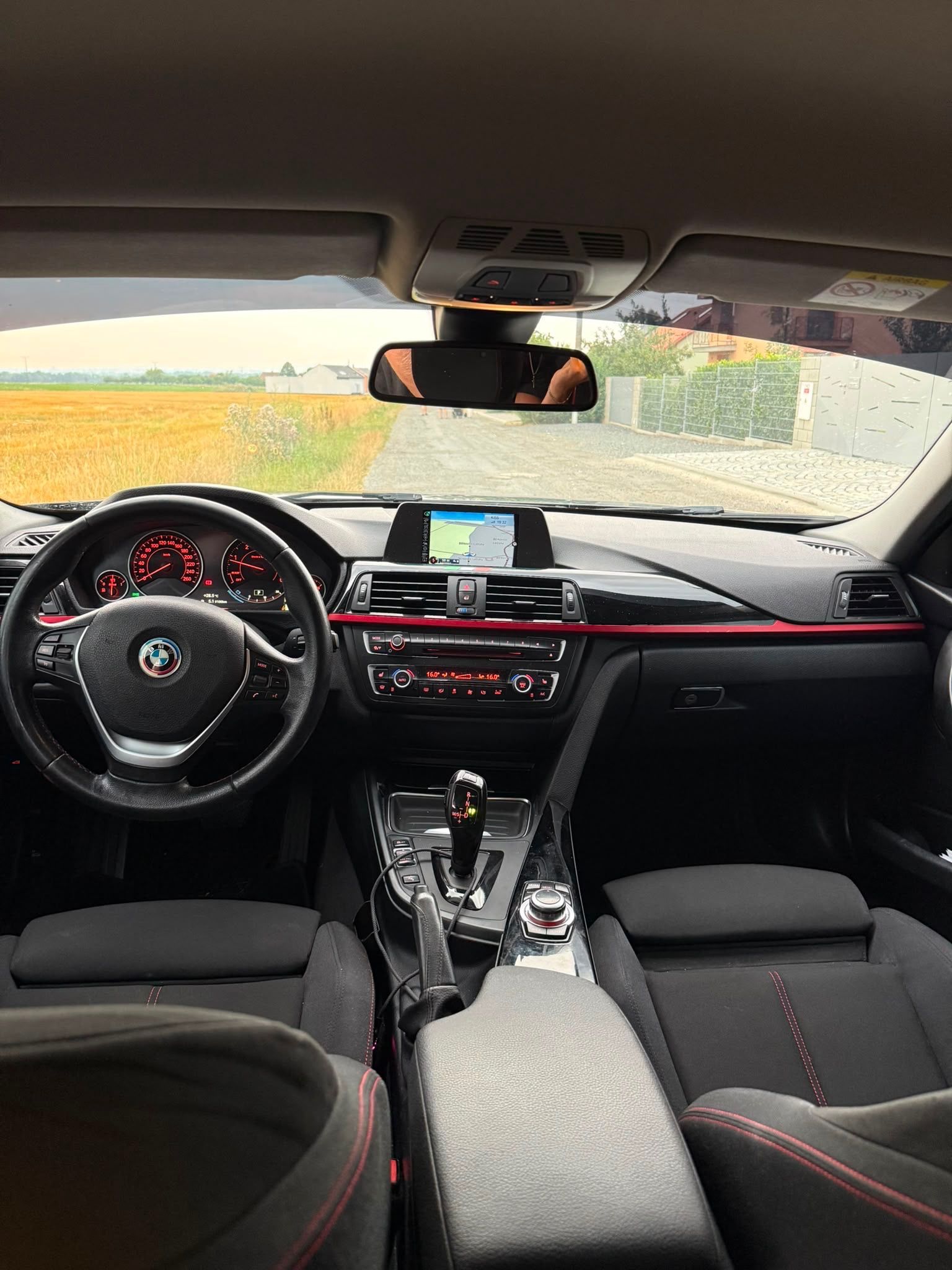 BMW Řada 3, 320d - fotka 6