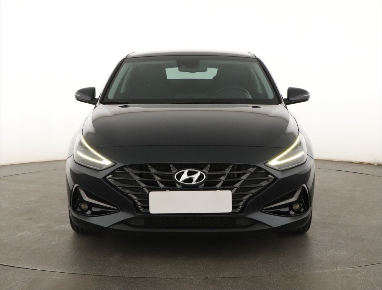 Hyundai i30, 1.5 T-GDI MHEV, ČR,1.maj - fotka 2
