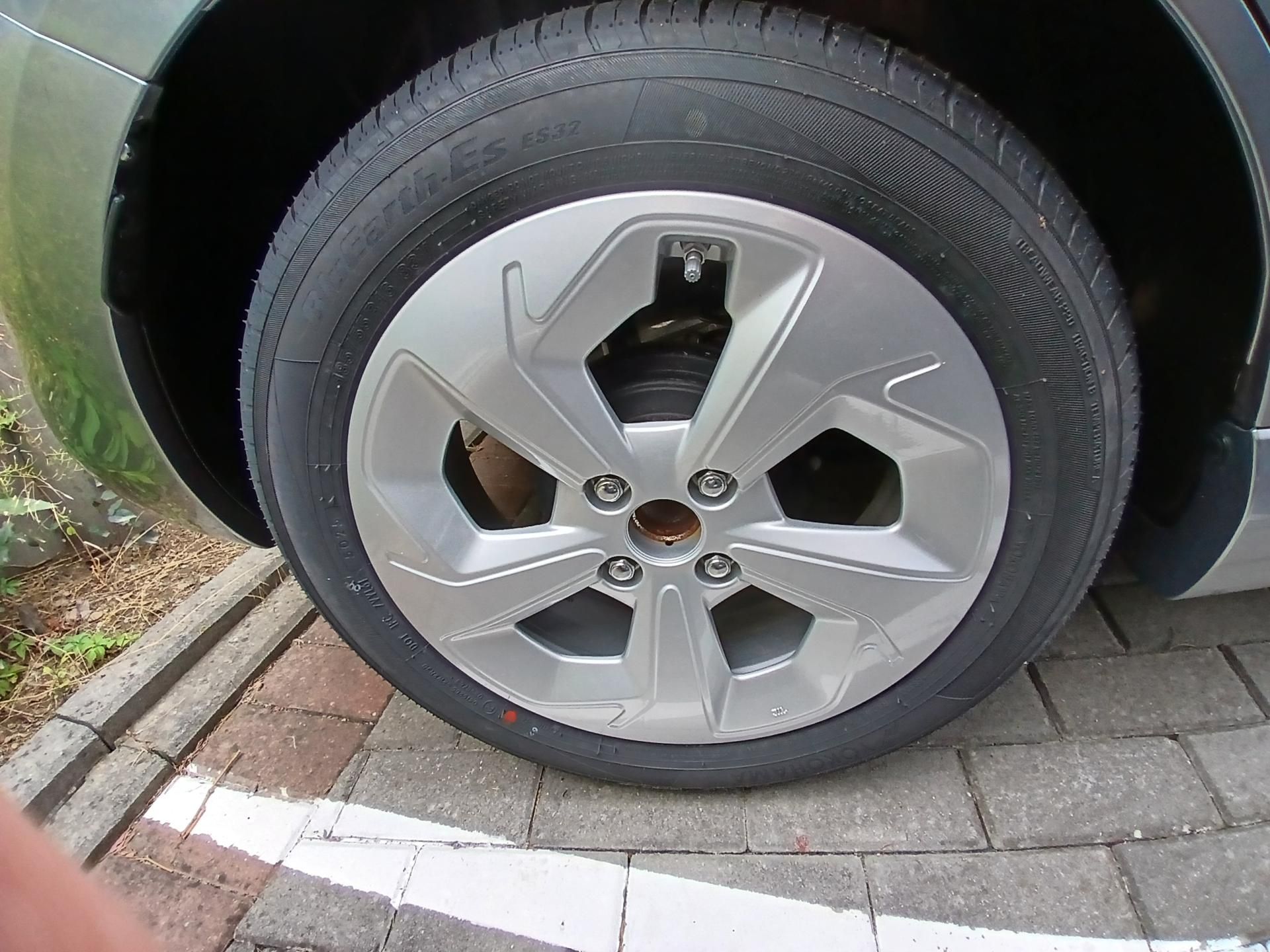 Suzuki Swift, 1,2 Premium Hybrid CVT - fotka 5