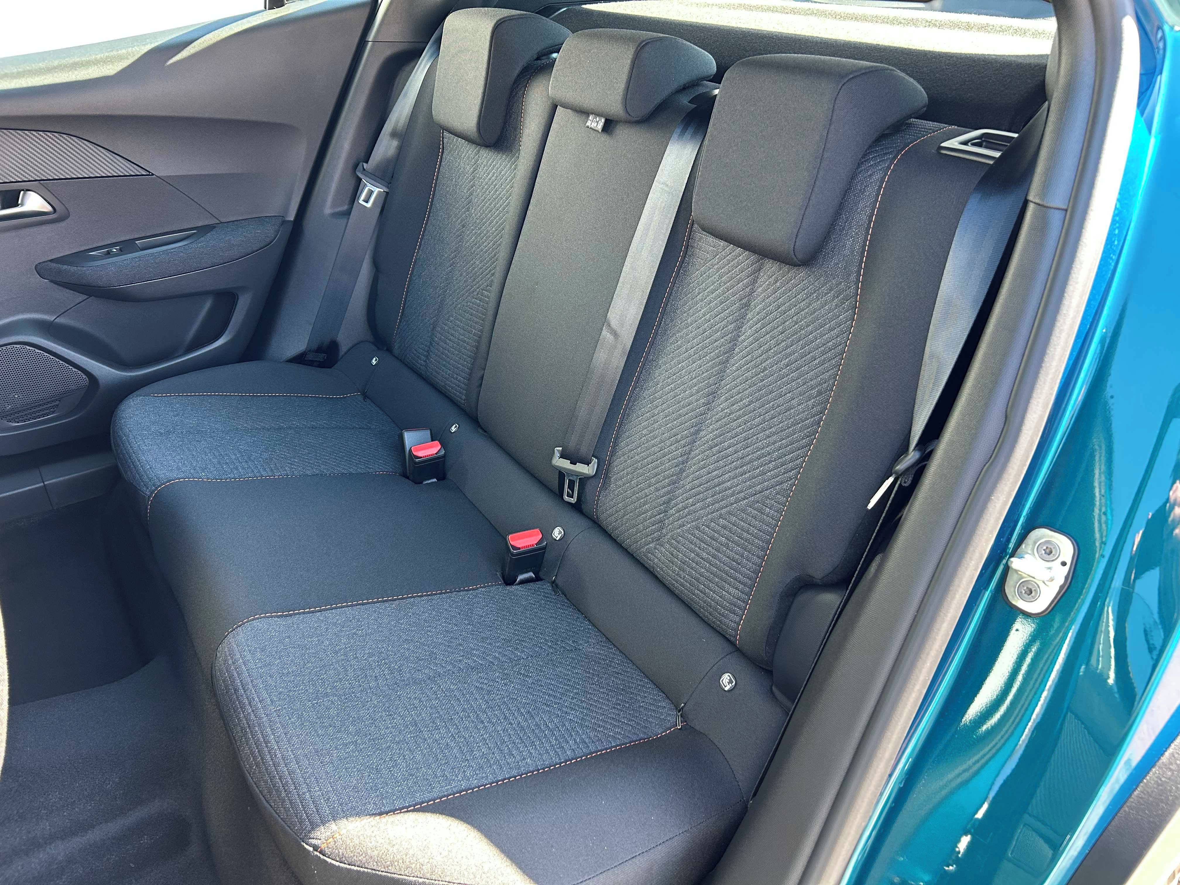 Peugeot 2008, STYLE Hybrid 145 e-DCS6 - fotka 6