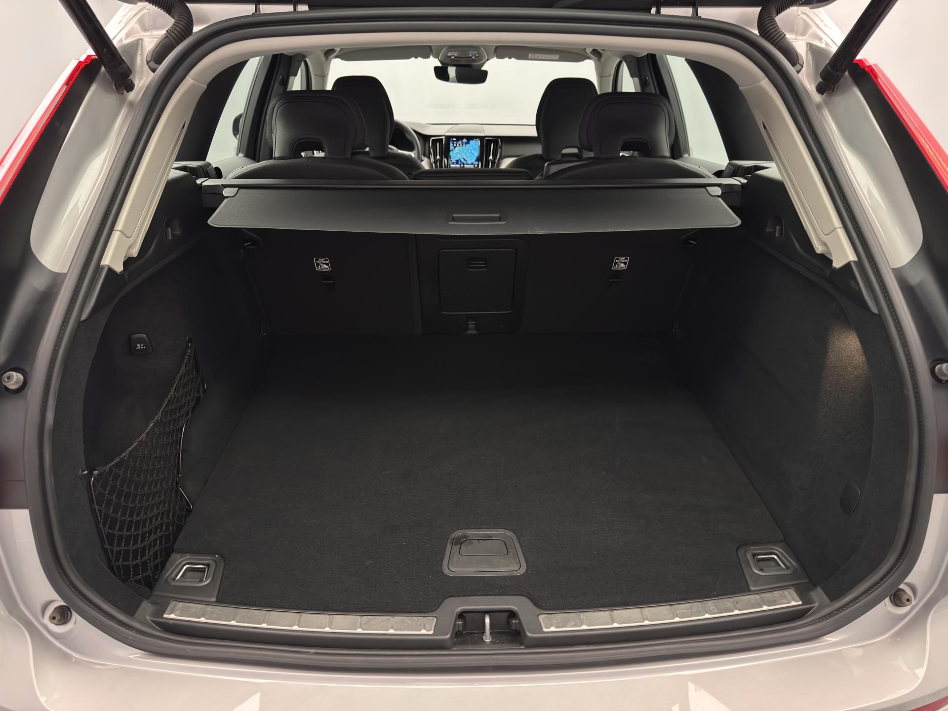 Volvo XC60, B5 AWD PLUS DARK CZ 1.maj - fotka 5