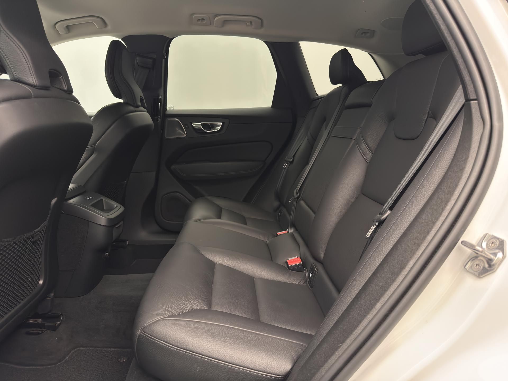 Volvo XC60, B4 AWD INSCRIPTION - fotka 6