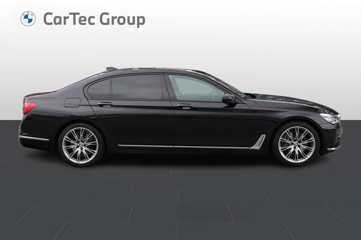 BMW Řada 7, 750Li xDrive - fotka 6