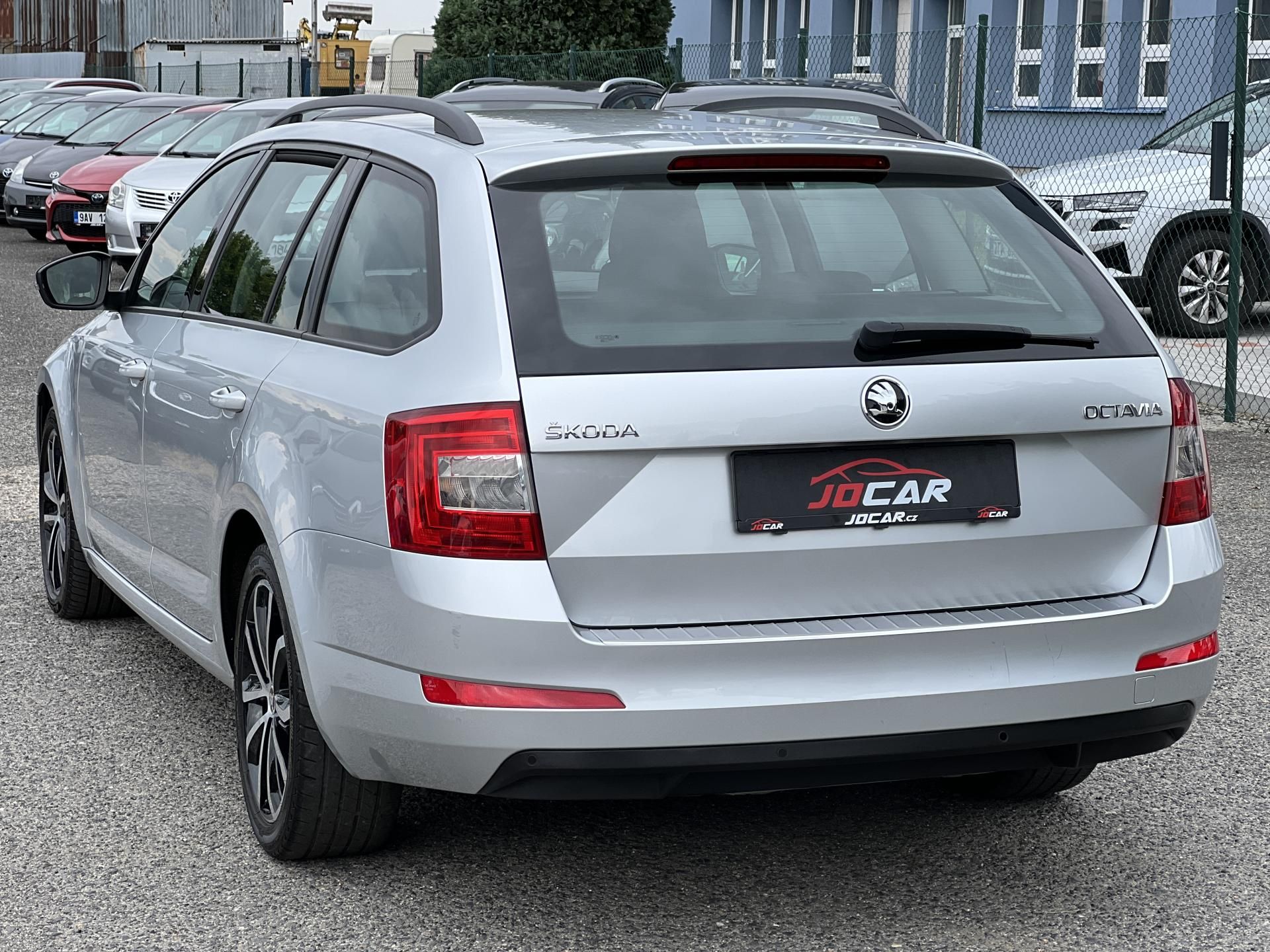 Škoda Octavia, 1.6TDi 81kw KLIMA TEMPOMAT ALU - fotka 5