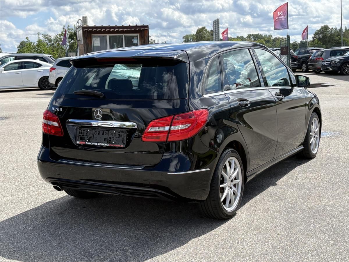 Mercedes-Benz Třídy B, 1,6 200i 115kW,Bi-Xen,Kůže,Nav - fotka 2