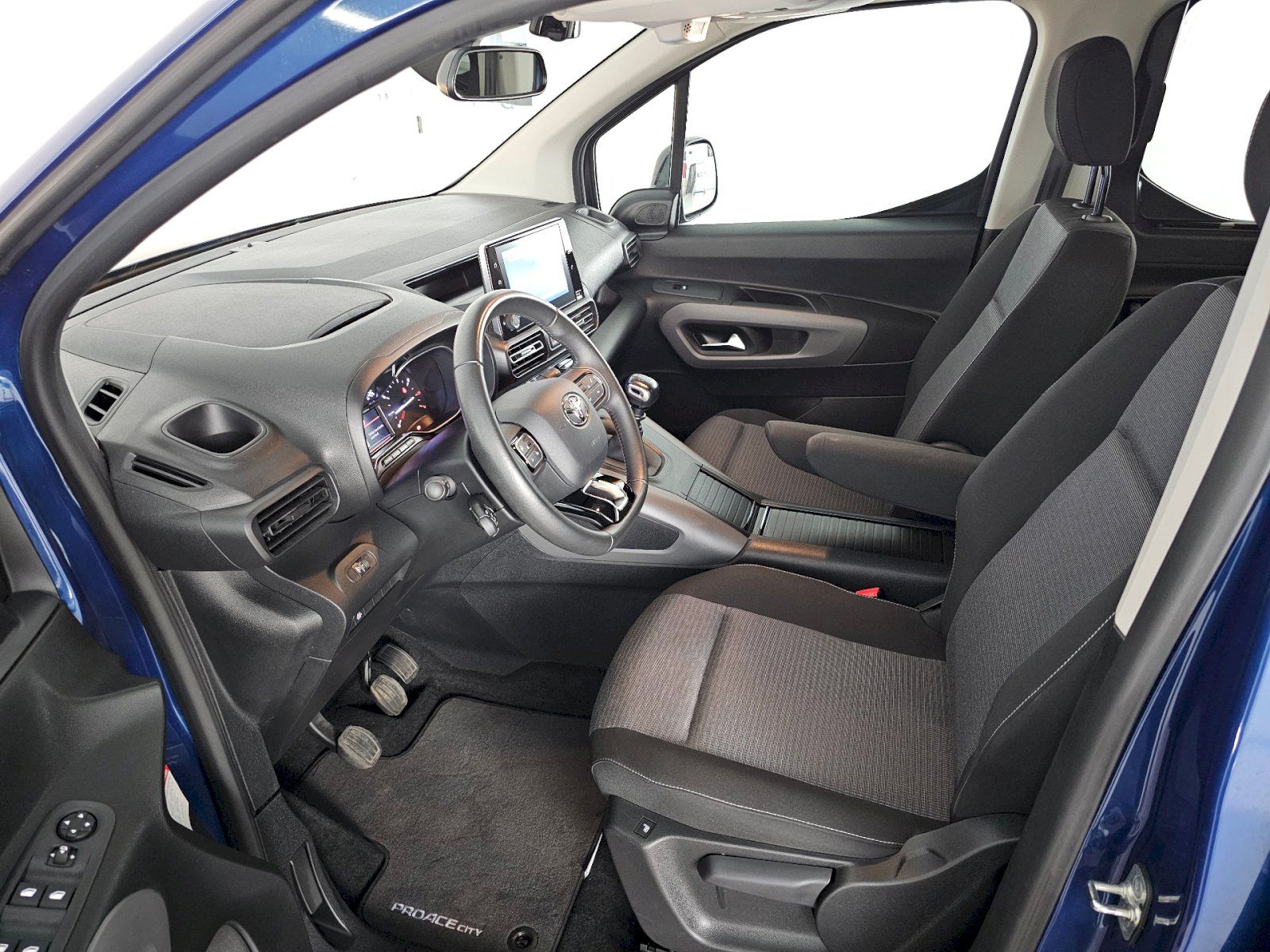 Toyota Proace City Verso, 1.2T 110k FAMILY SHORT 7S TAŽN - fotka 6