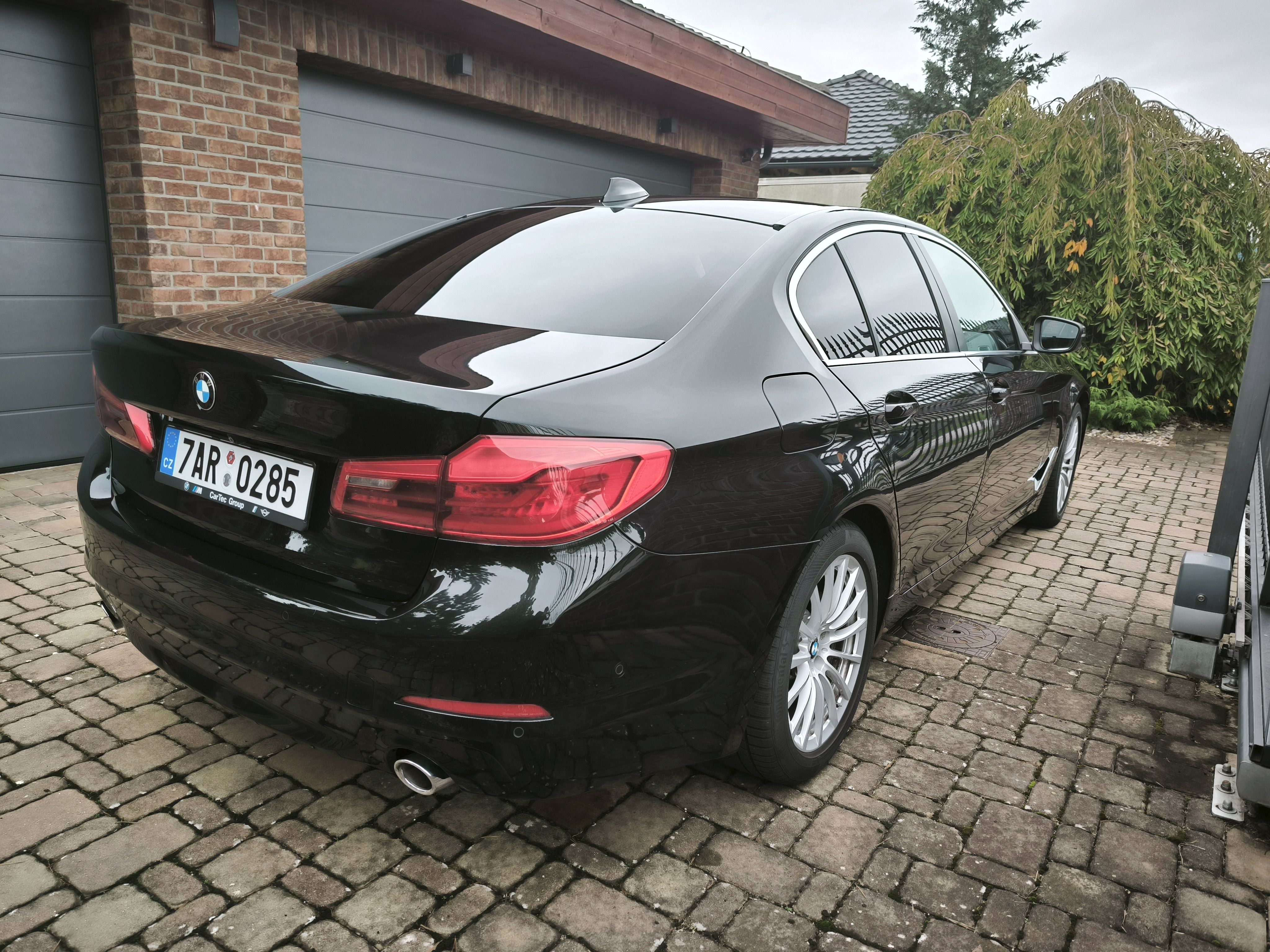 BMW Řada 5, 530d xDrive 360°, Soft Close - fotka 5