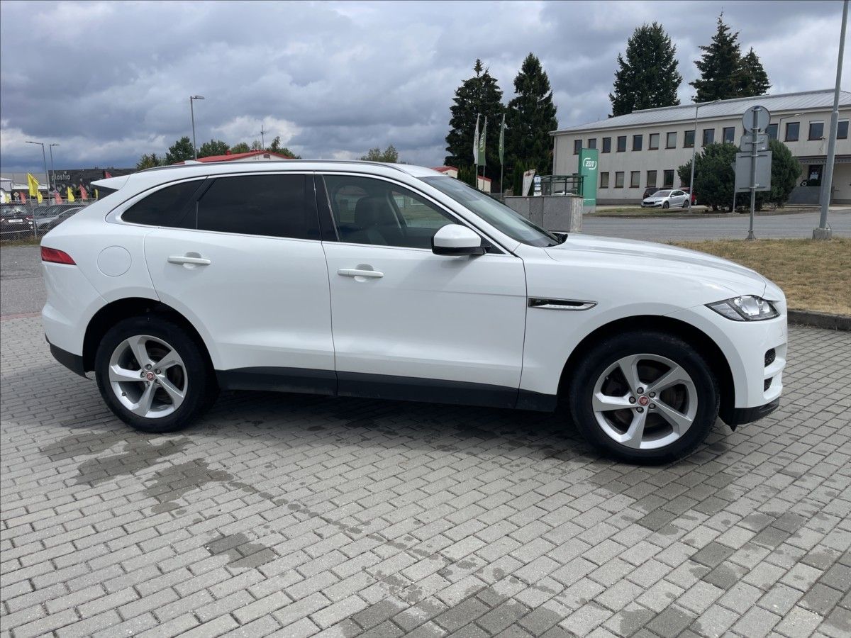 Jaguar F-Pace, 3,0 d 221kw AWD Aut. DPH - fotka 5