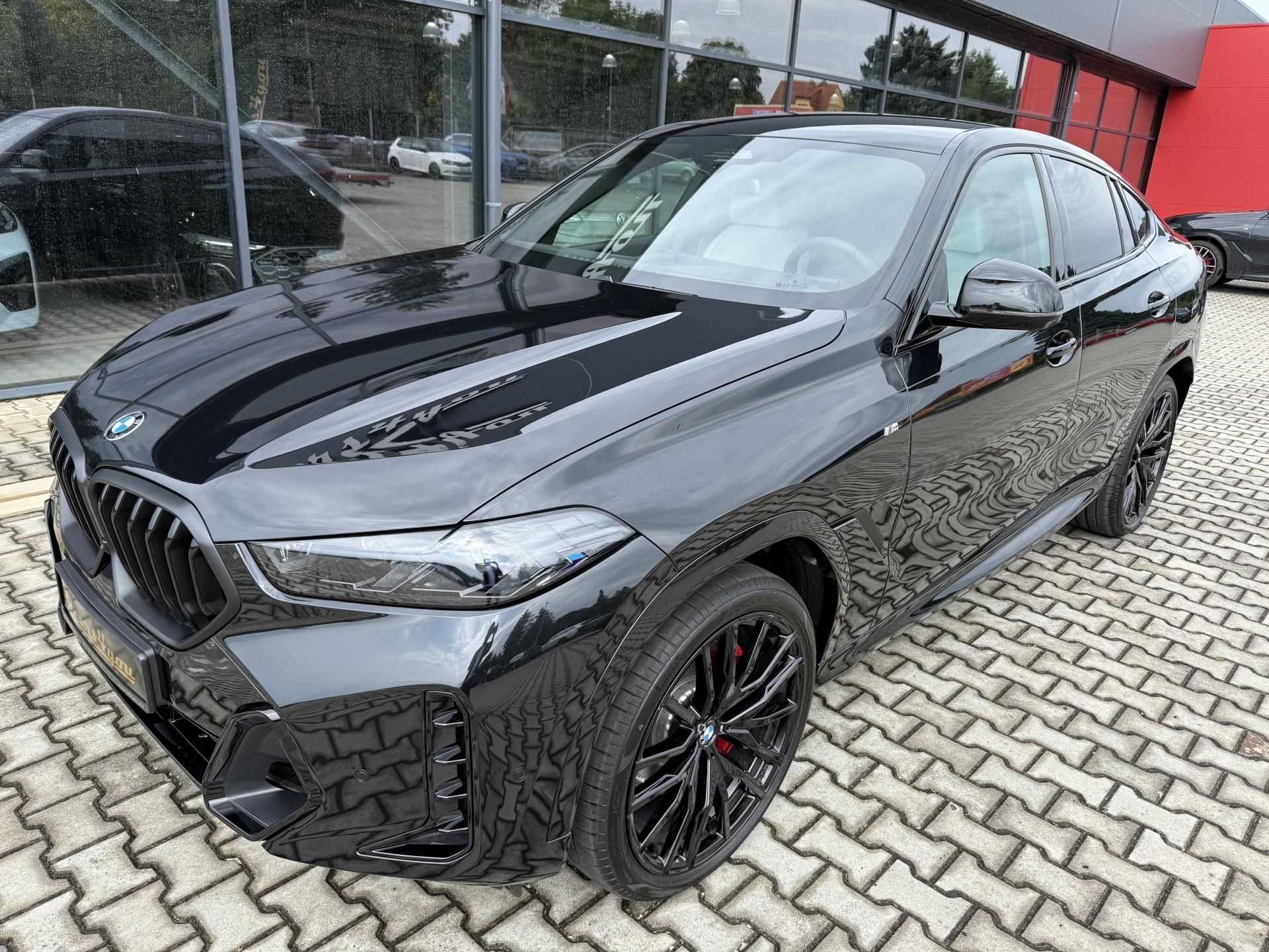 BMW X6, 30XD 210kW M-PAKET VZDUCH HK!! - fotka 2