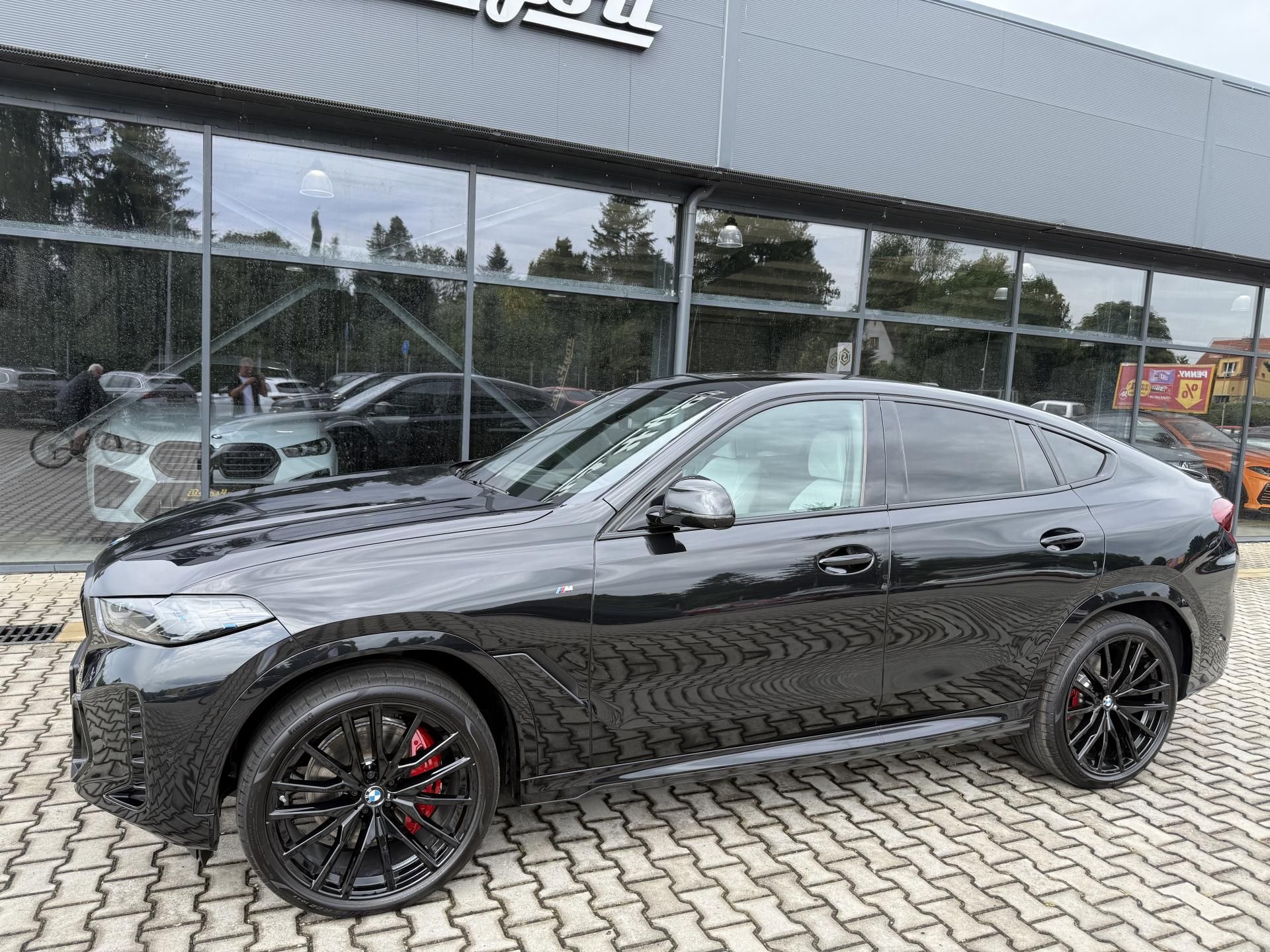 BMW X6, 30XD 210kW M-PAKET VZDUCH HK!! - fotka 4
