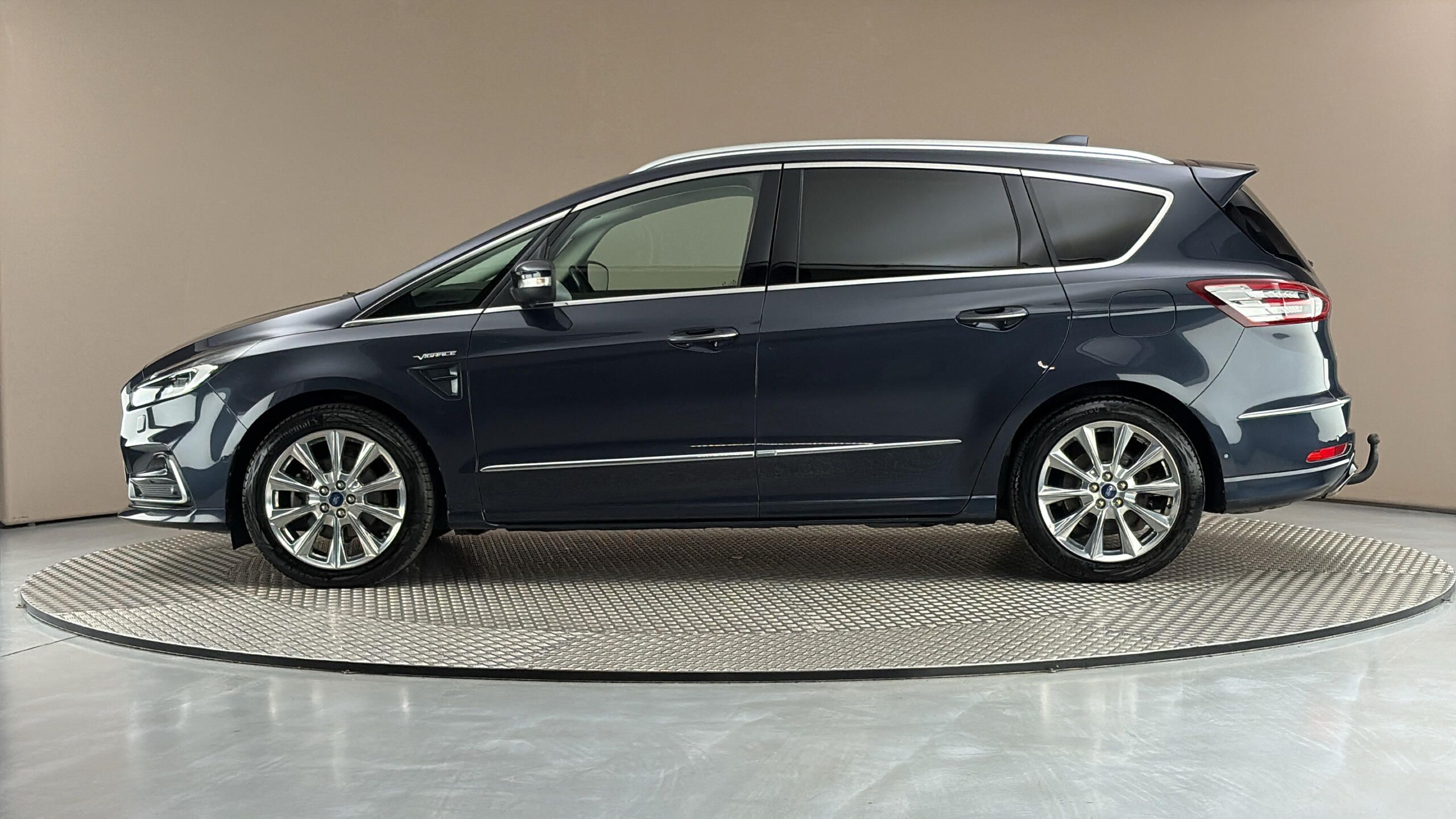 Ford S-MAX, 2.5 Duratec AUT Vignale - fotka 4
