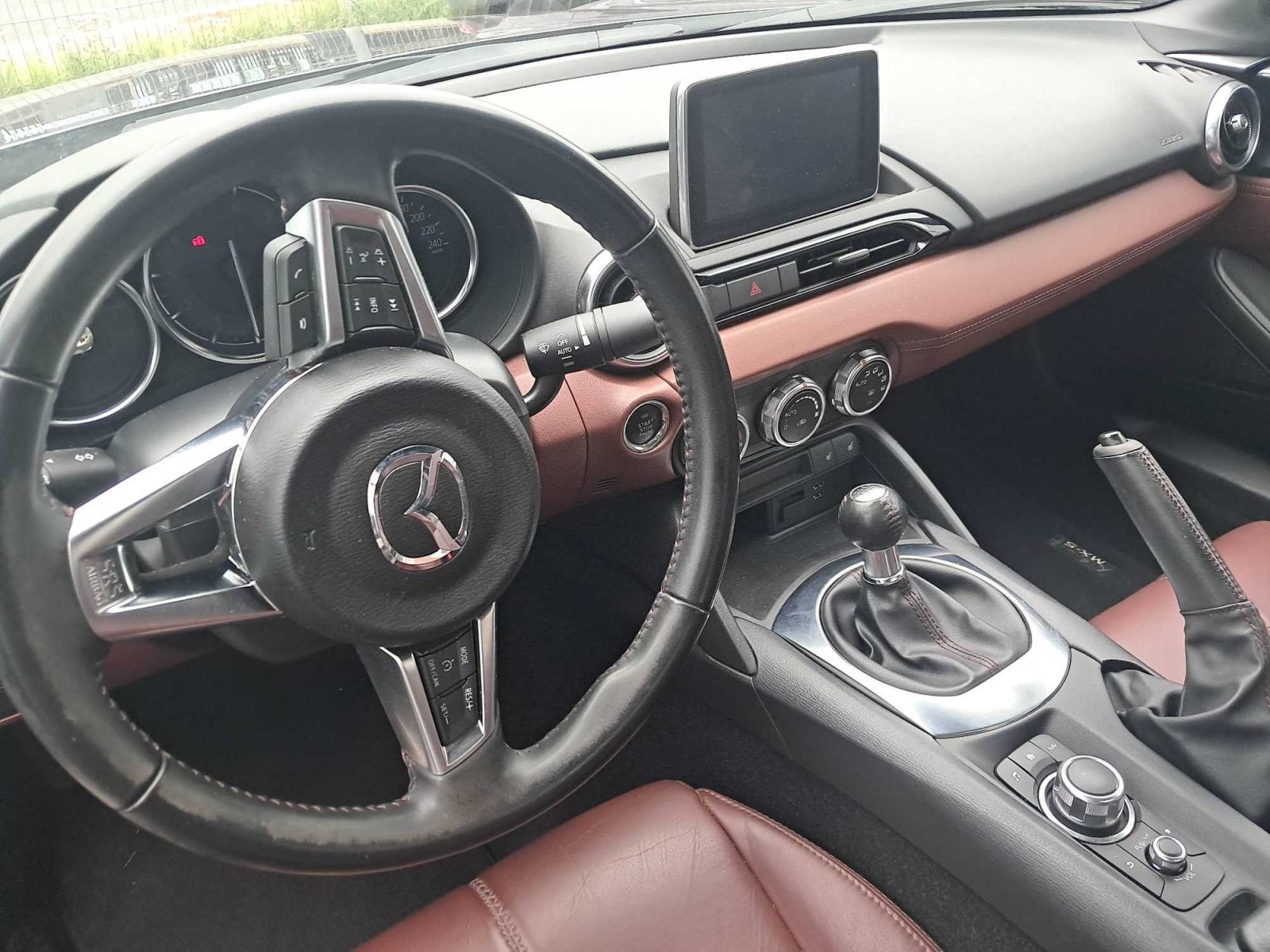 Mazda MX-5, 2.0, Navi, Automatická klima - fotka 3