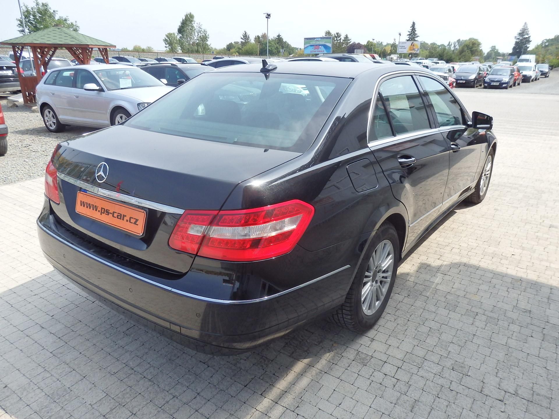 Mercedes-Benz Třídy E, 220 CDI 8x AIRBAG, KLIMA - fotka 4