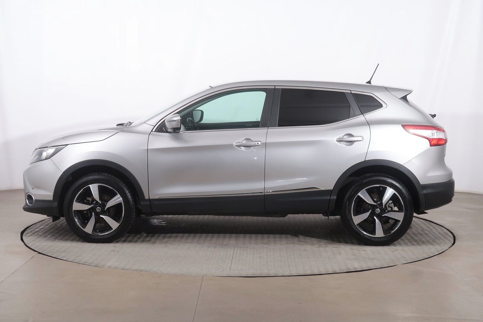Nissan Qashqai, 1.2 DIG-T, Serv.kniha - fotka 3