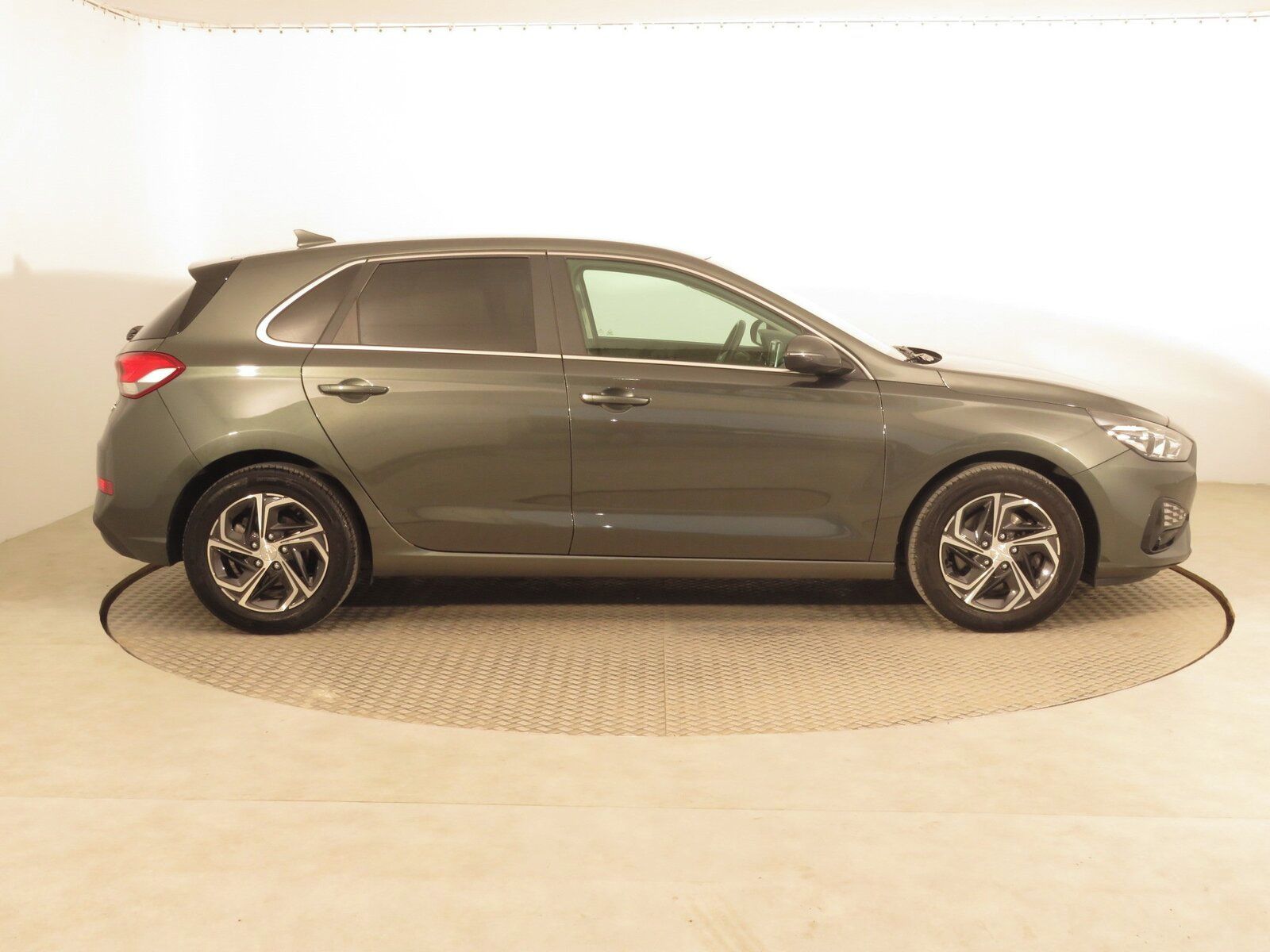Hyundai i30, 1.5 DPI, Family, Serv.kniha - fotka 6
