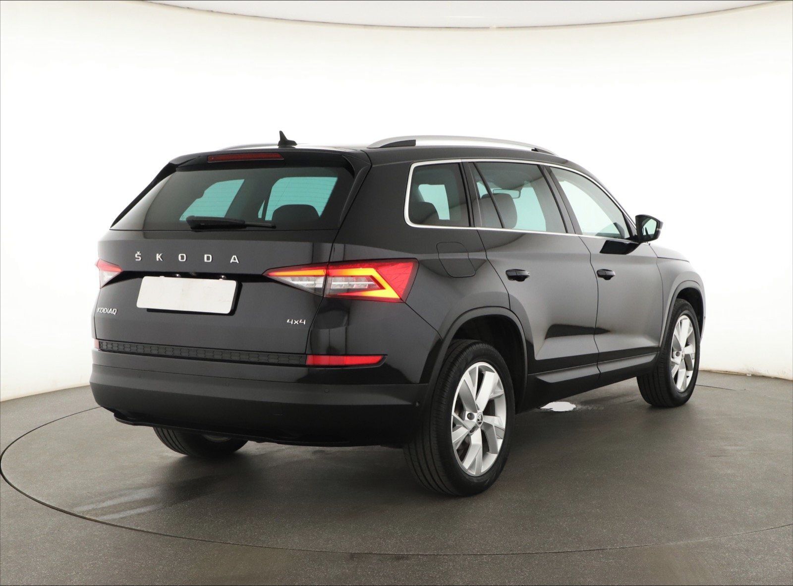 Škoda Kodiaq, 2.0 TDI, 4X4, Automat, 7 míst - fotka 5