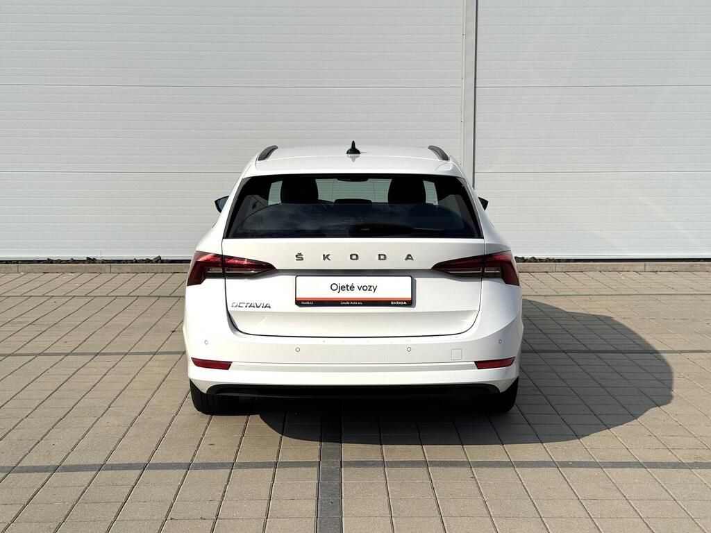 Škoda Octavia, Ambition 2.0 TDI 85 kW - fotka 6