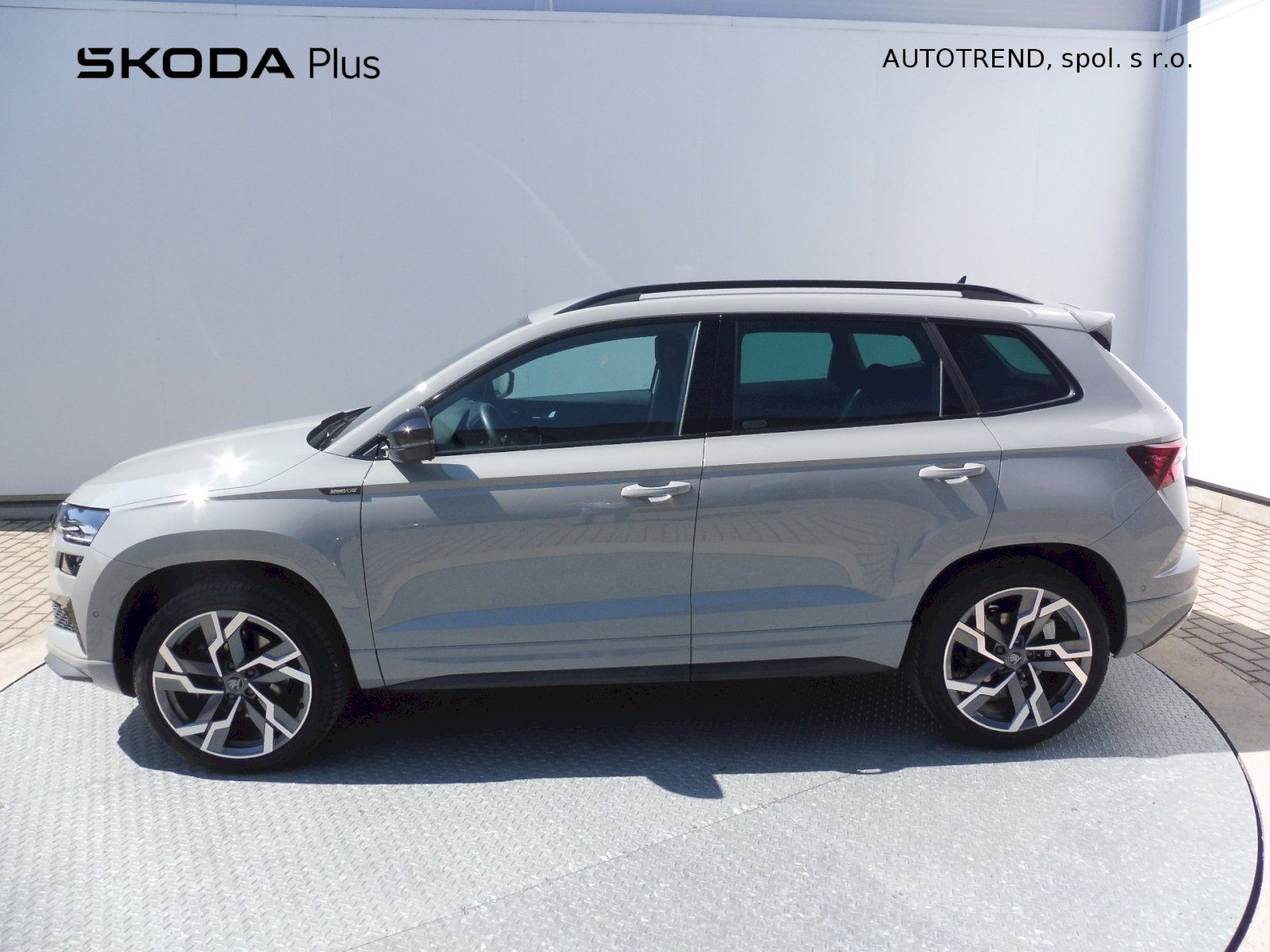 Škoda Karoq, SportLine 2,0 TSI 140kW DSG 4x - fotka 3