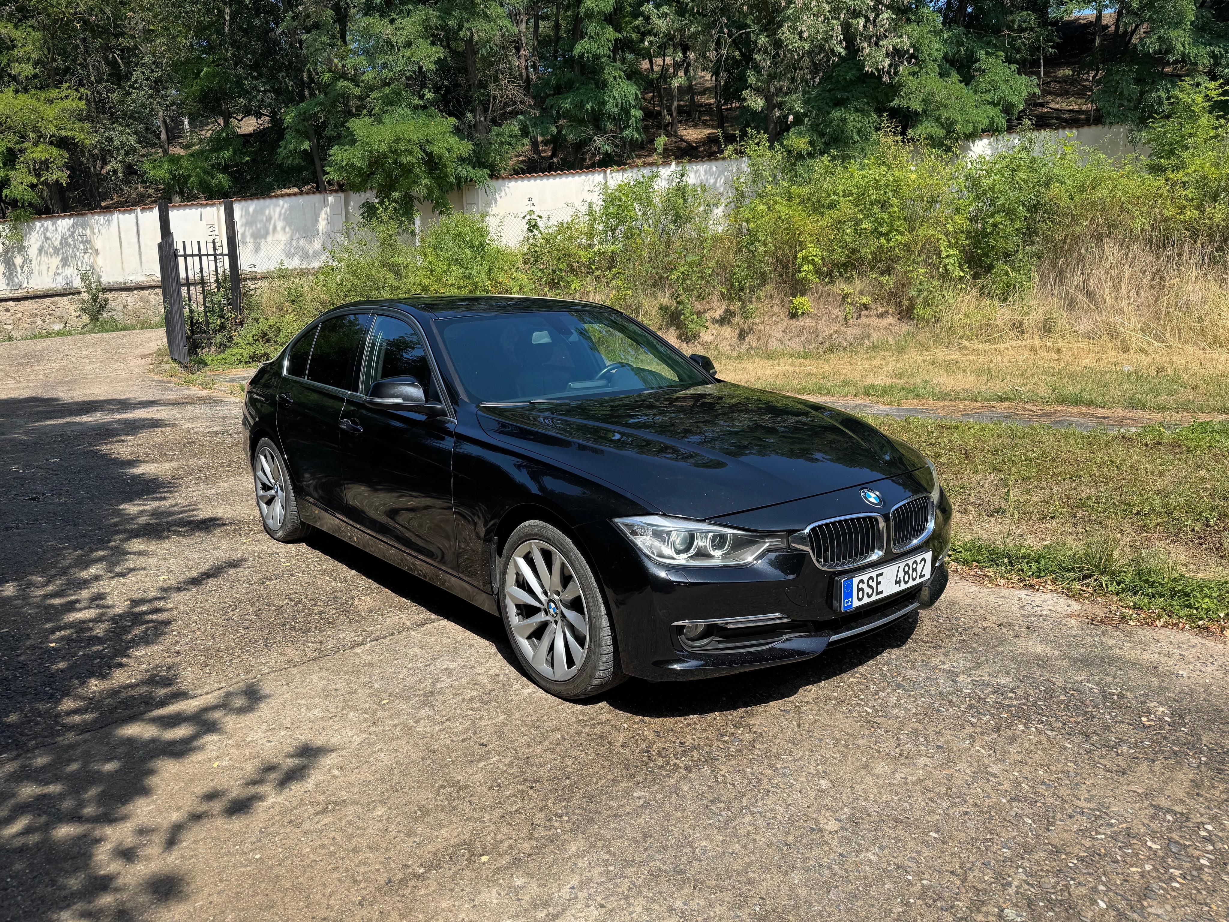 BMW Řada 3, 320i, pěkný stav - fotka 3