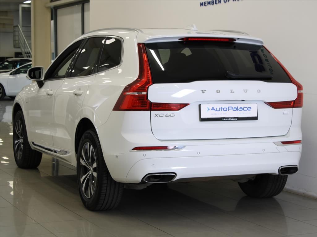 Volvo XC60, 2,0 T6 AWD 340k.Pano.H/K.Paměť - fotka 3