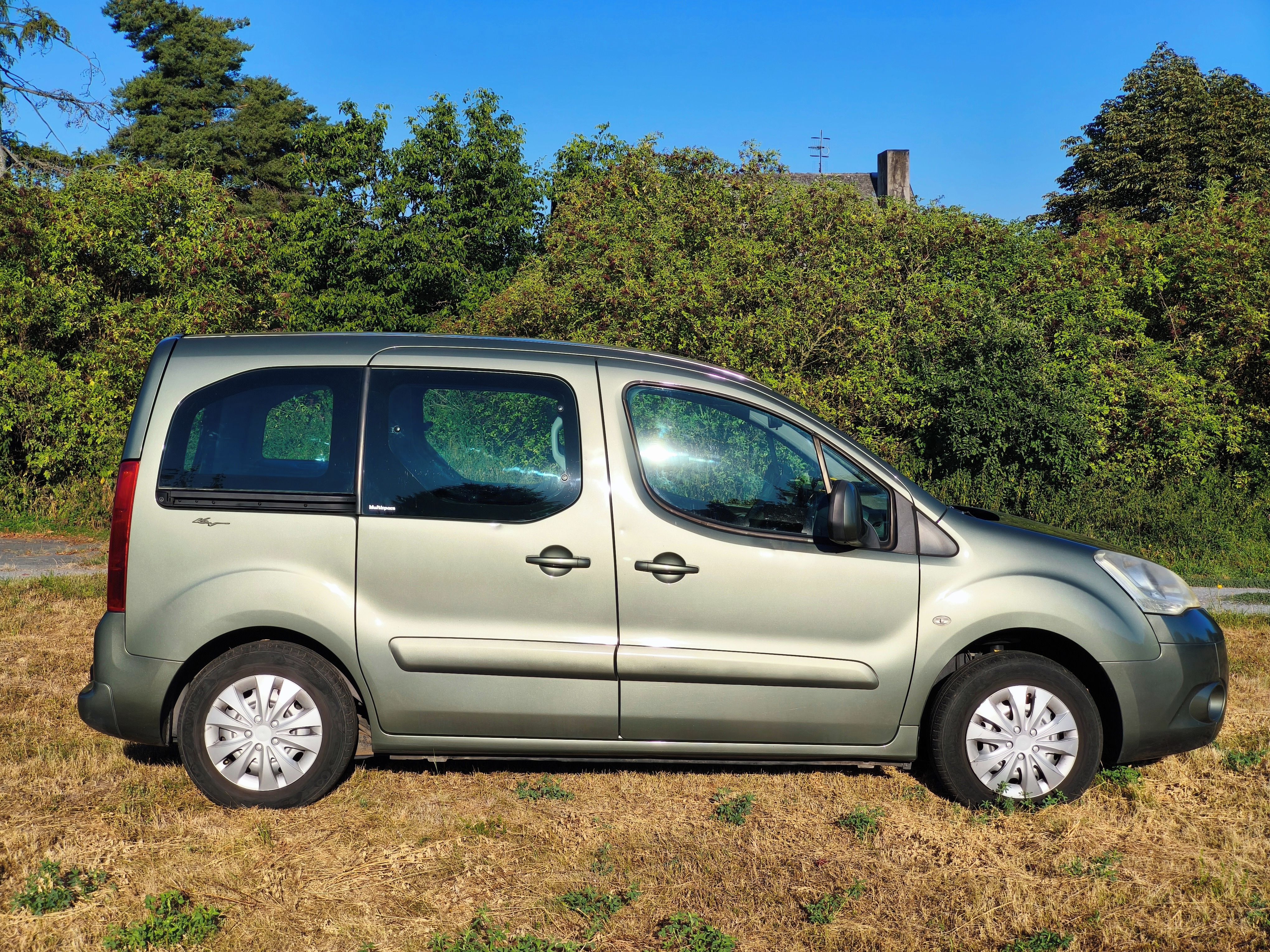 Citroën Berlingo, Citroën Berlingo 1.6 HDi 55 kW - fotka 6