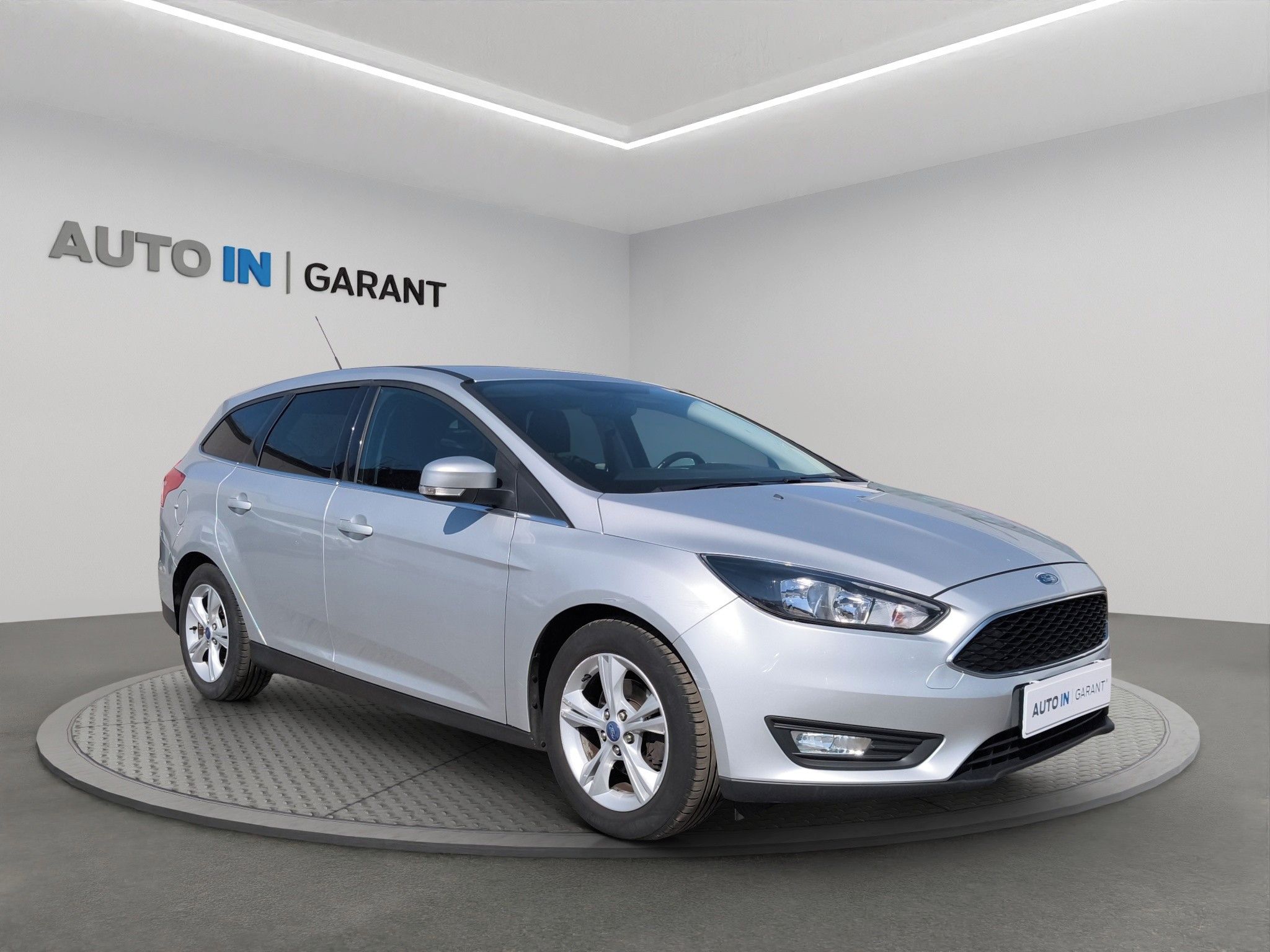 Ford Focus, TREND SPORT 1.0 92kW, ČR, Tažn - fotka 3