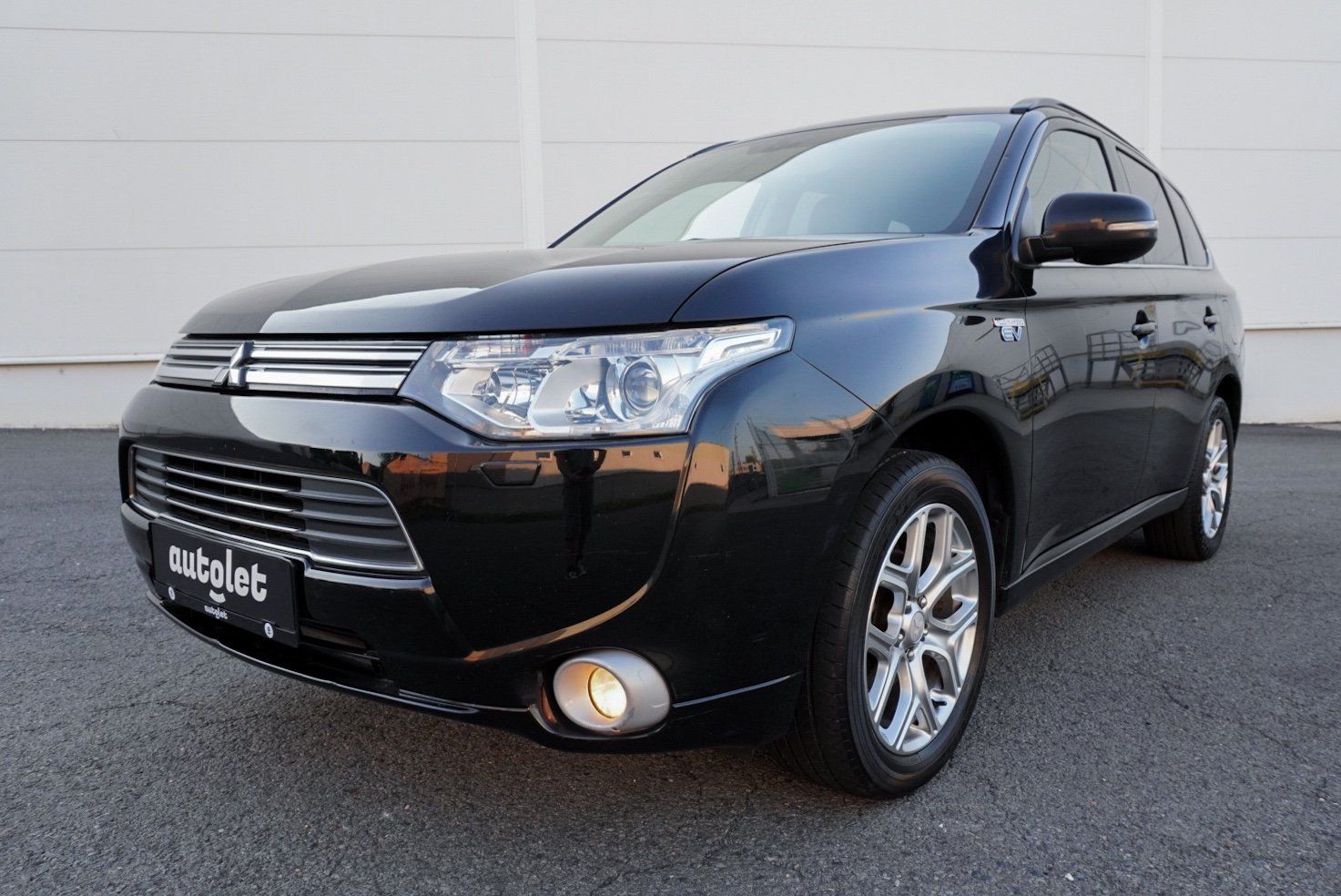 Mitsubishi Outlander, 2.0 PHEV 4x4 - fotka 4