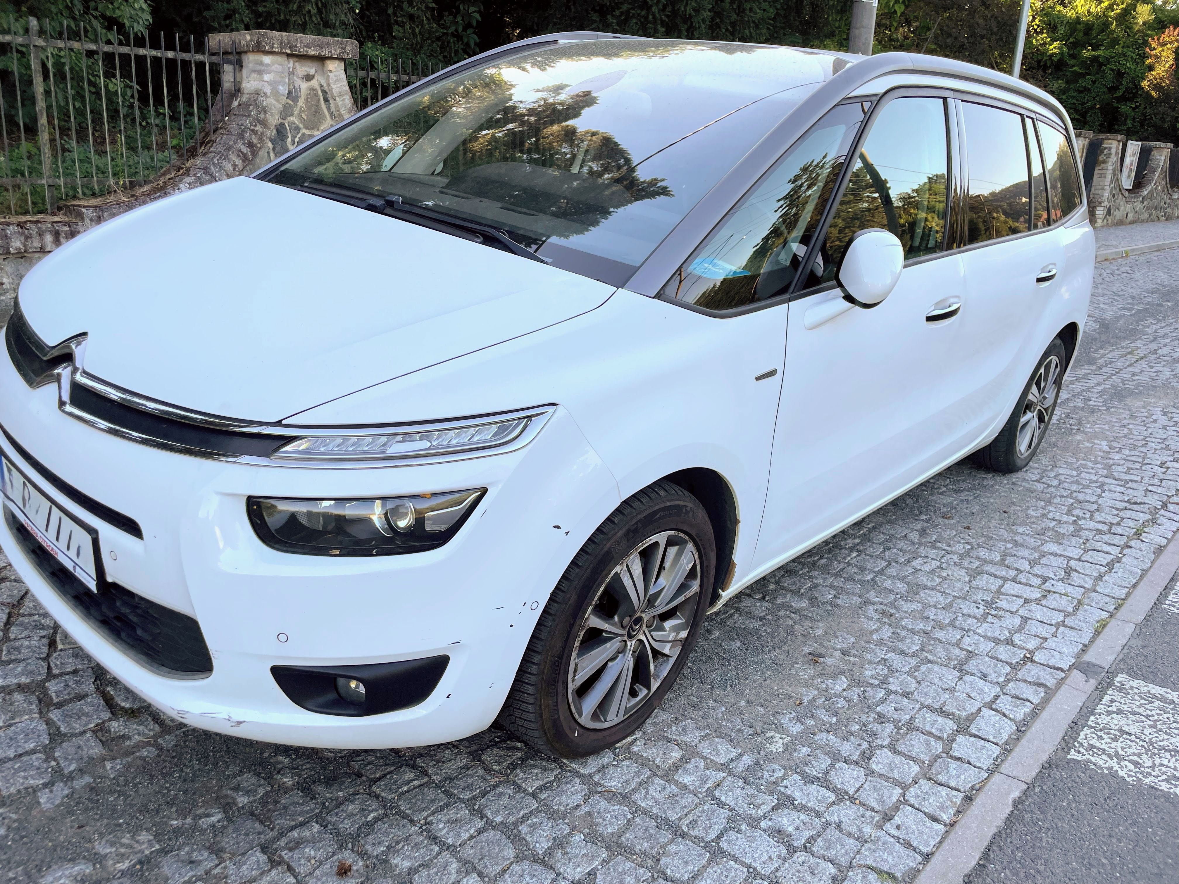 Citroën Grand C4 Picasso, 2.0 HDi, automat, 5místný - fotka 3