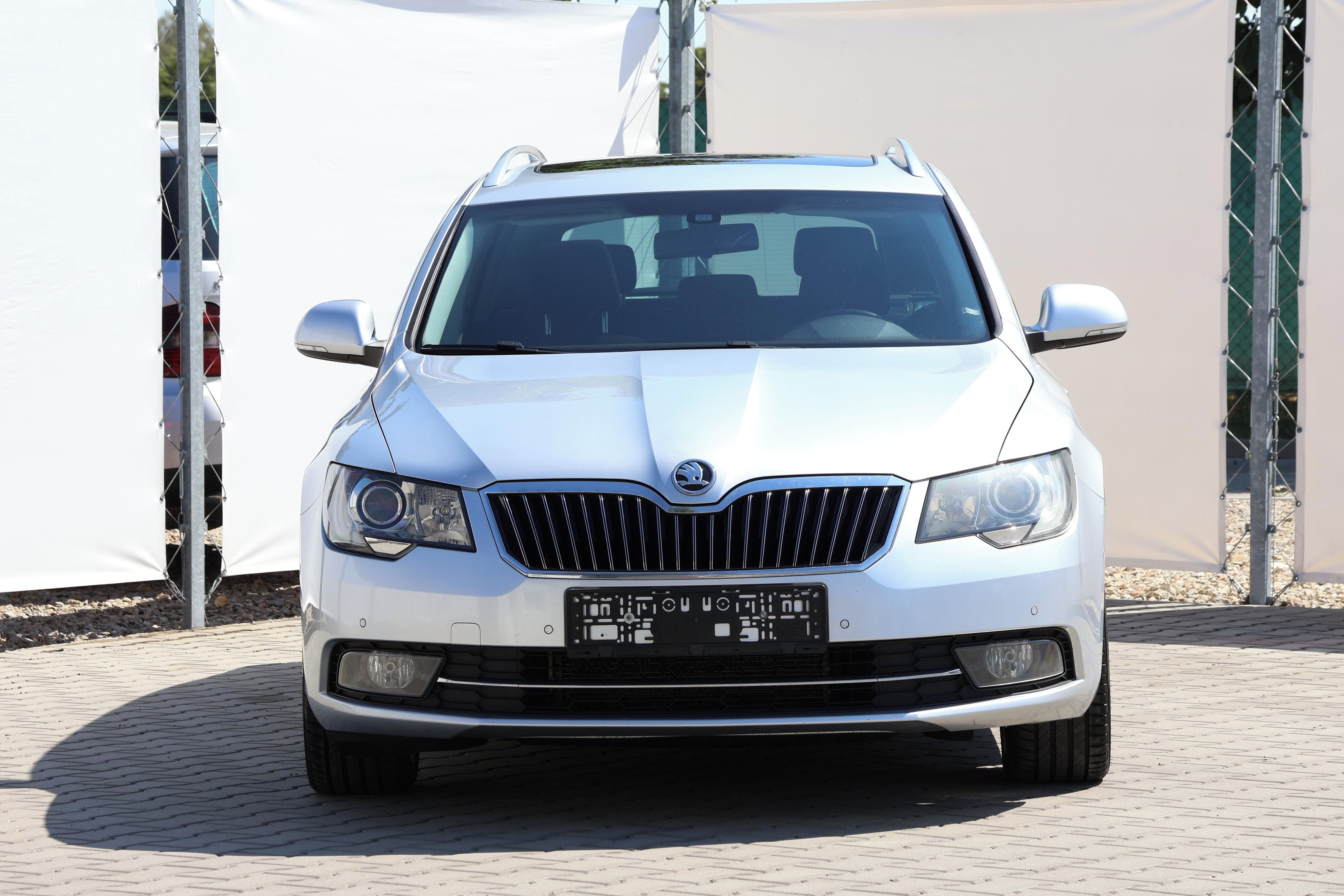 Škoda Superb, 2.0TDI*125kW*DSG*PANO*P.SERVIS - fotka 2