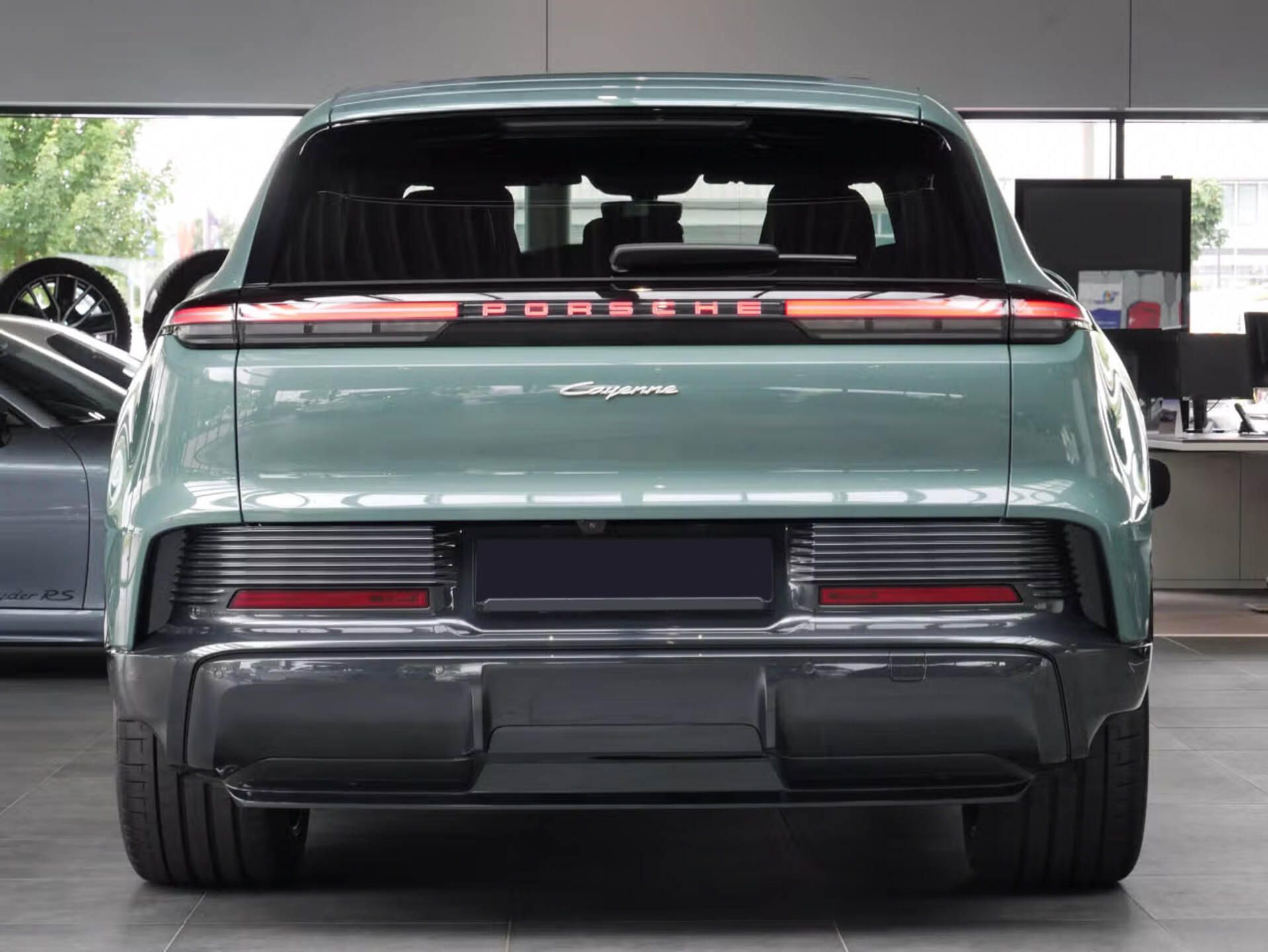 Porsche Cayenne, Electric Pano HuD 360 Chrono T - fotka 6