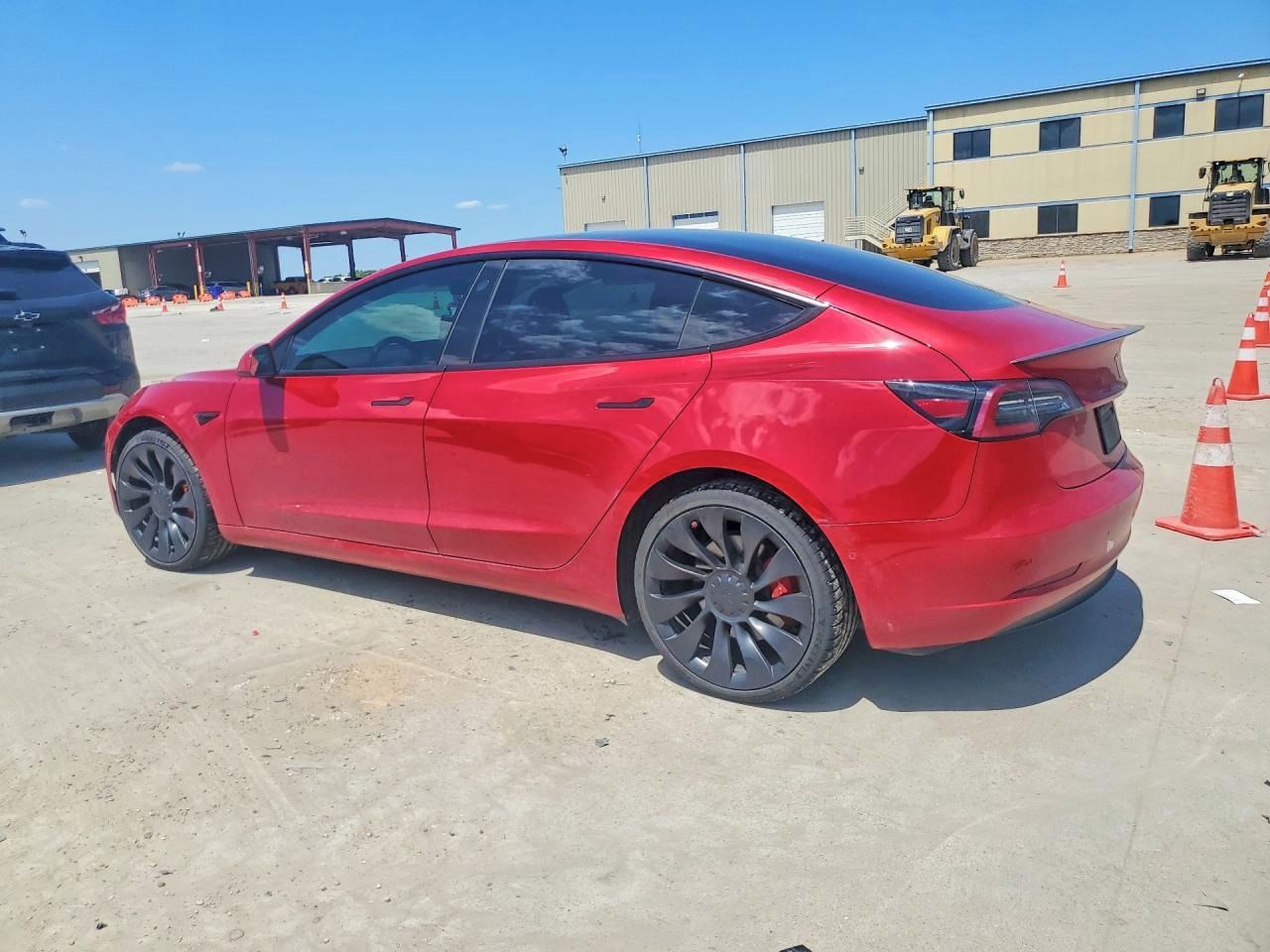 Tesla Model 3, Auto na cestě - fotka 2
