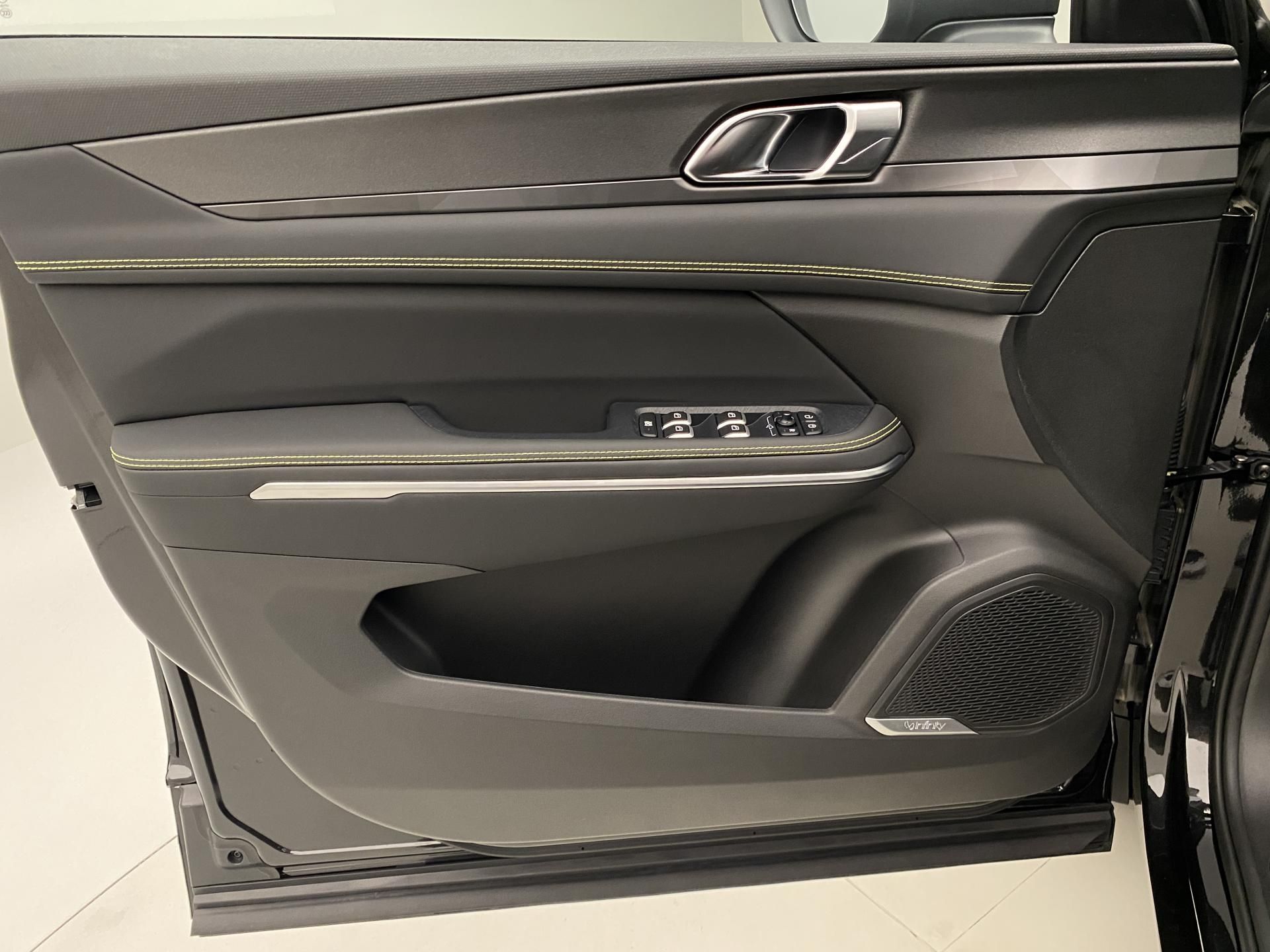 Lynk & Co 01, 01 MORE PHEV - fotka 6