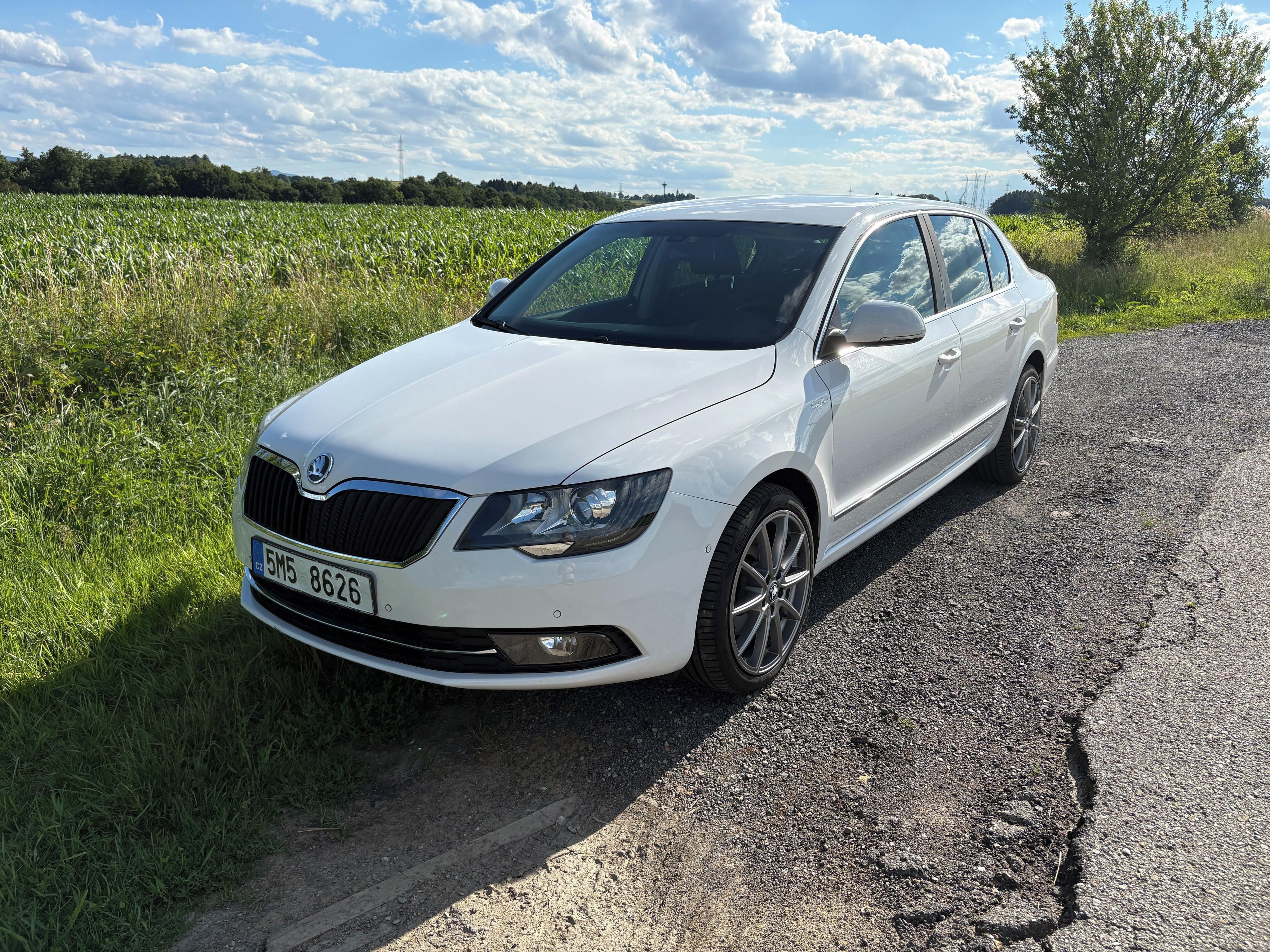 Škoda Superb, Škoda Superb 1.8 TSI L&K - fotka 2