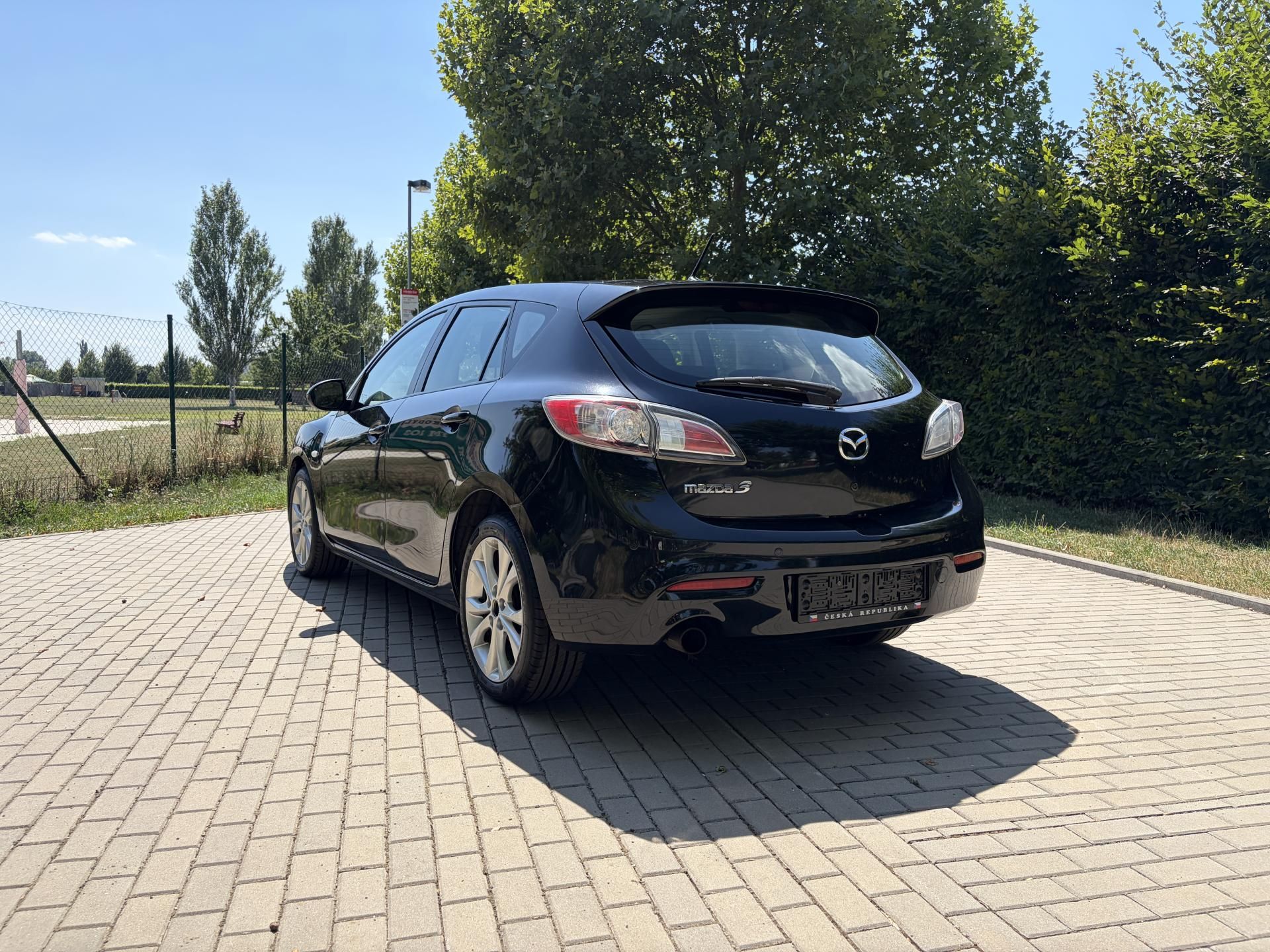 Mazda 3, 1.6 90th Anniversary - fotka 6