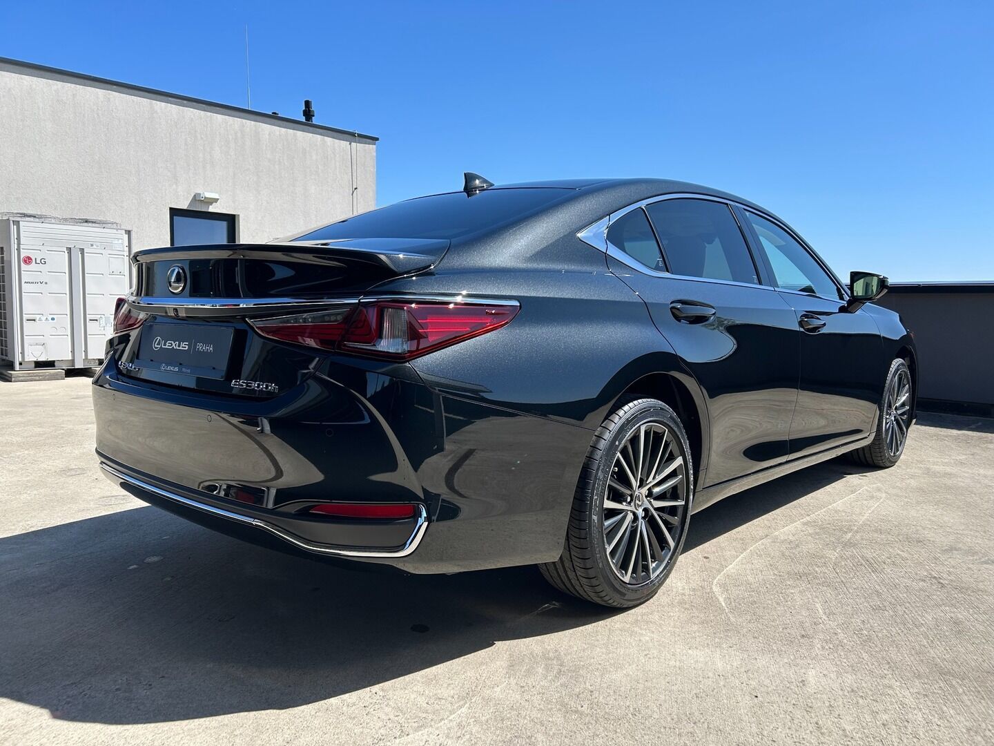 Lexus ES, 300h 2.5 HEV PRESTIGE TOP - fotka 5