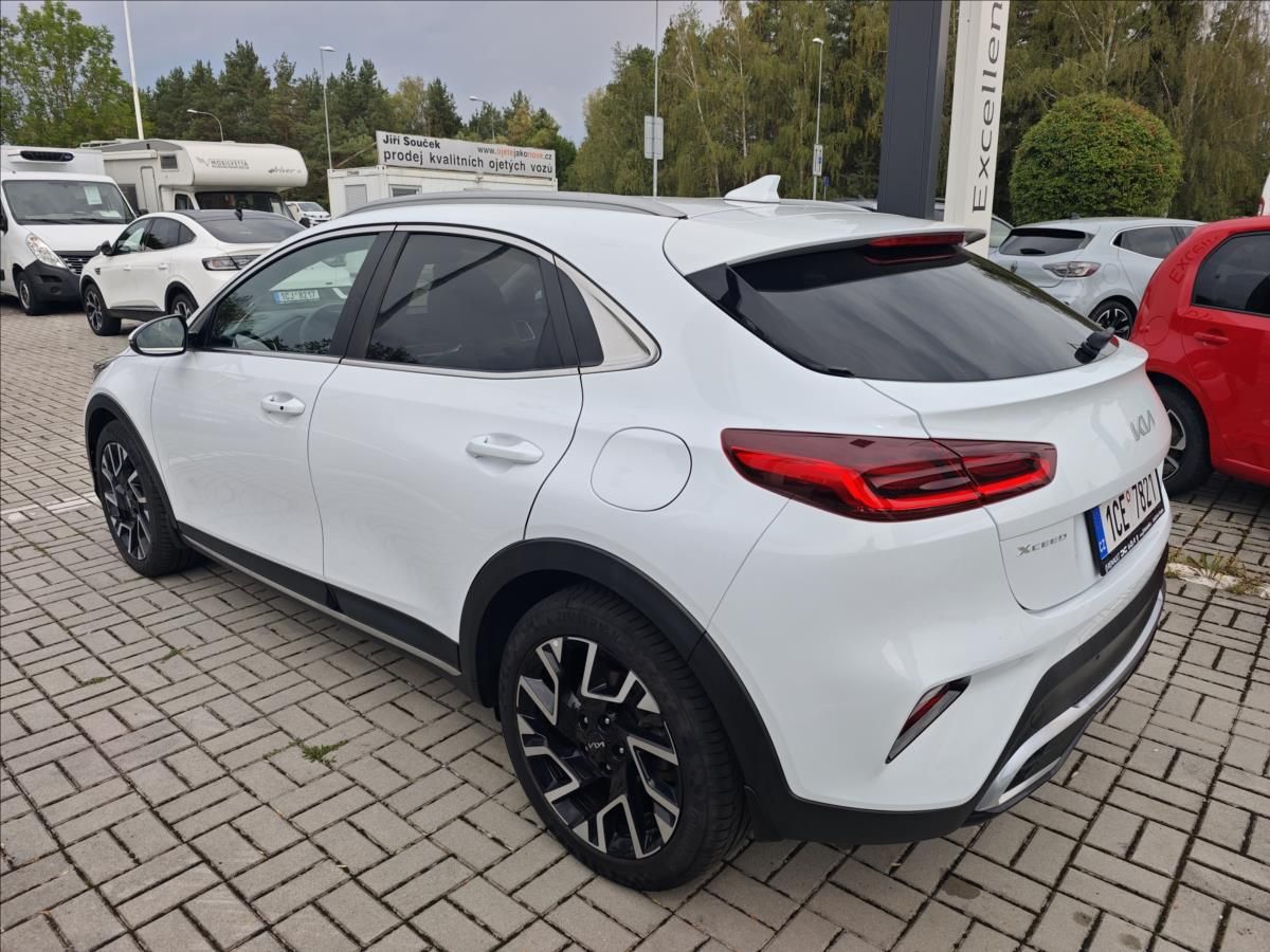 Kia XCee´d, 1,5 T-GDI 103kW 7DCT automat - fotka 4
