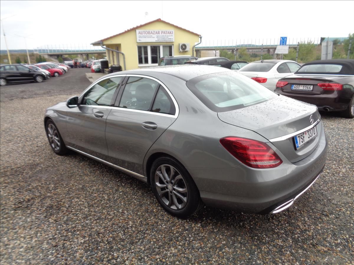 Mercedes-Benz Třídy C, 1,6 - fotka 4