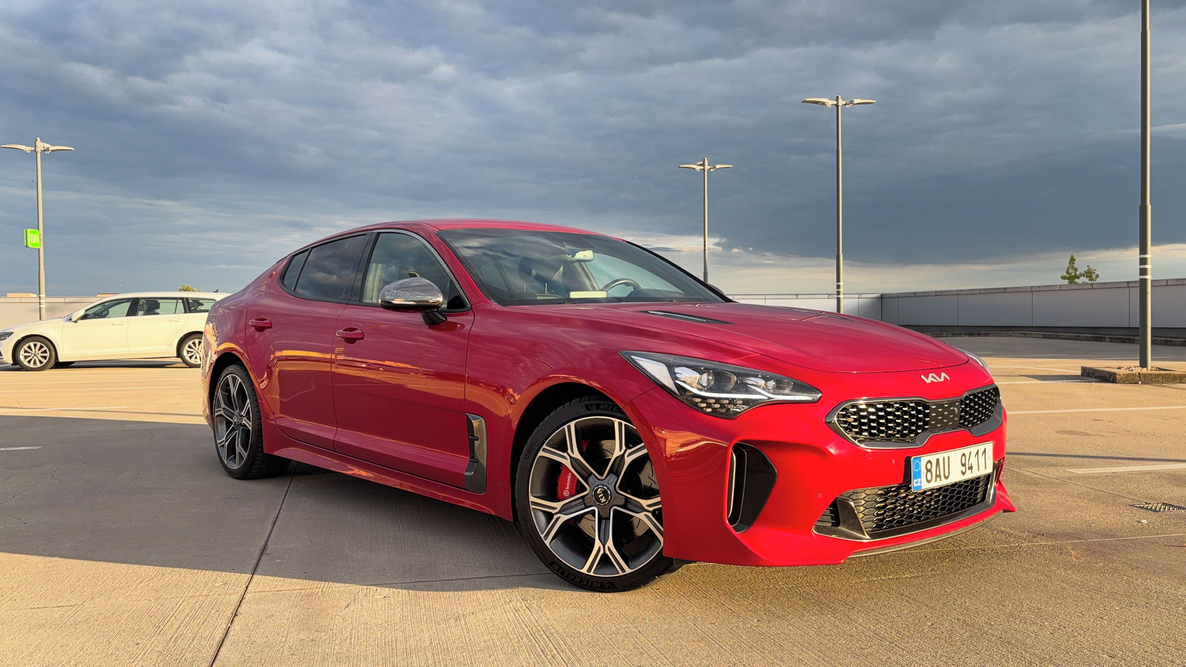 Kia Stinger, Kia Stinger GT 3.3 T-GDi 8AT