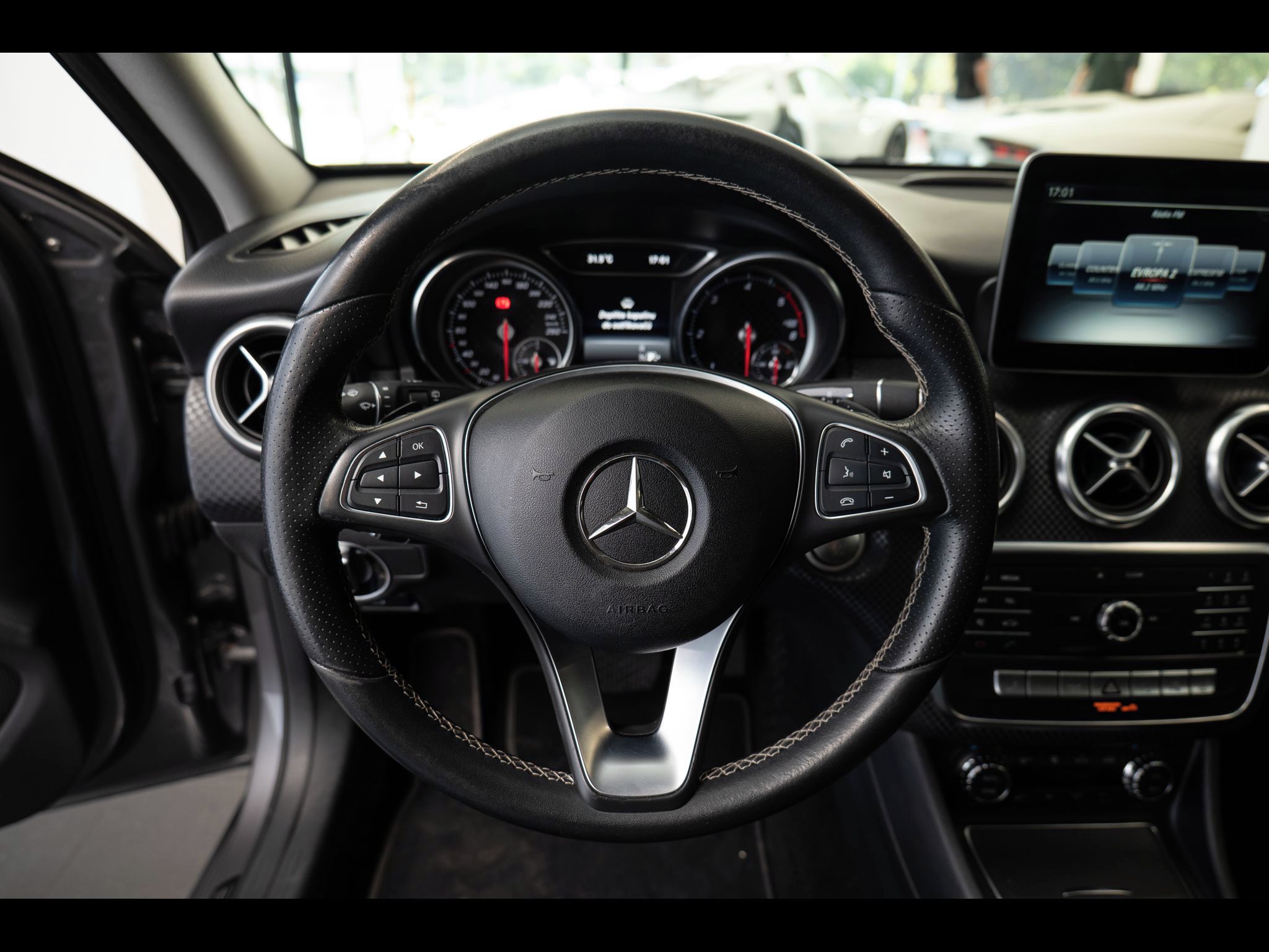 Mercedes-Benz Třídy A, 180d - fotka 6